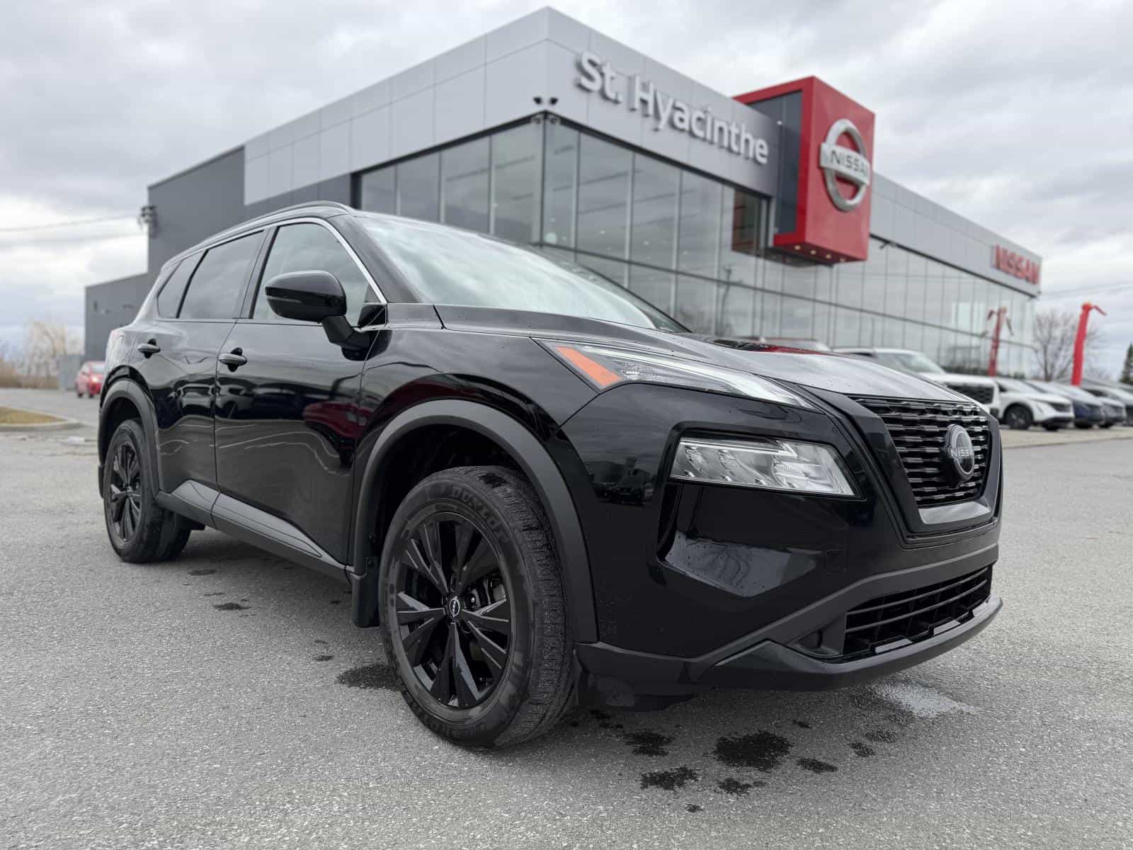 Image 4 Nissan Rogue SV Midnight 2023