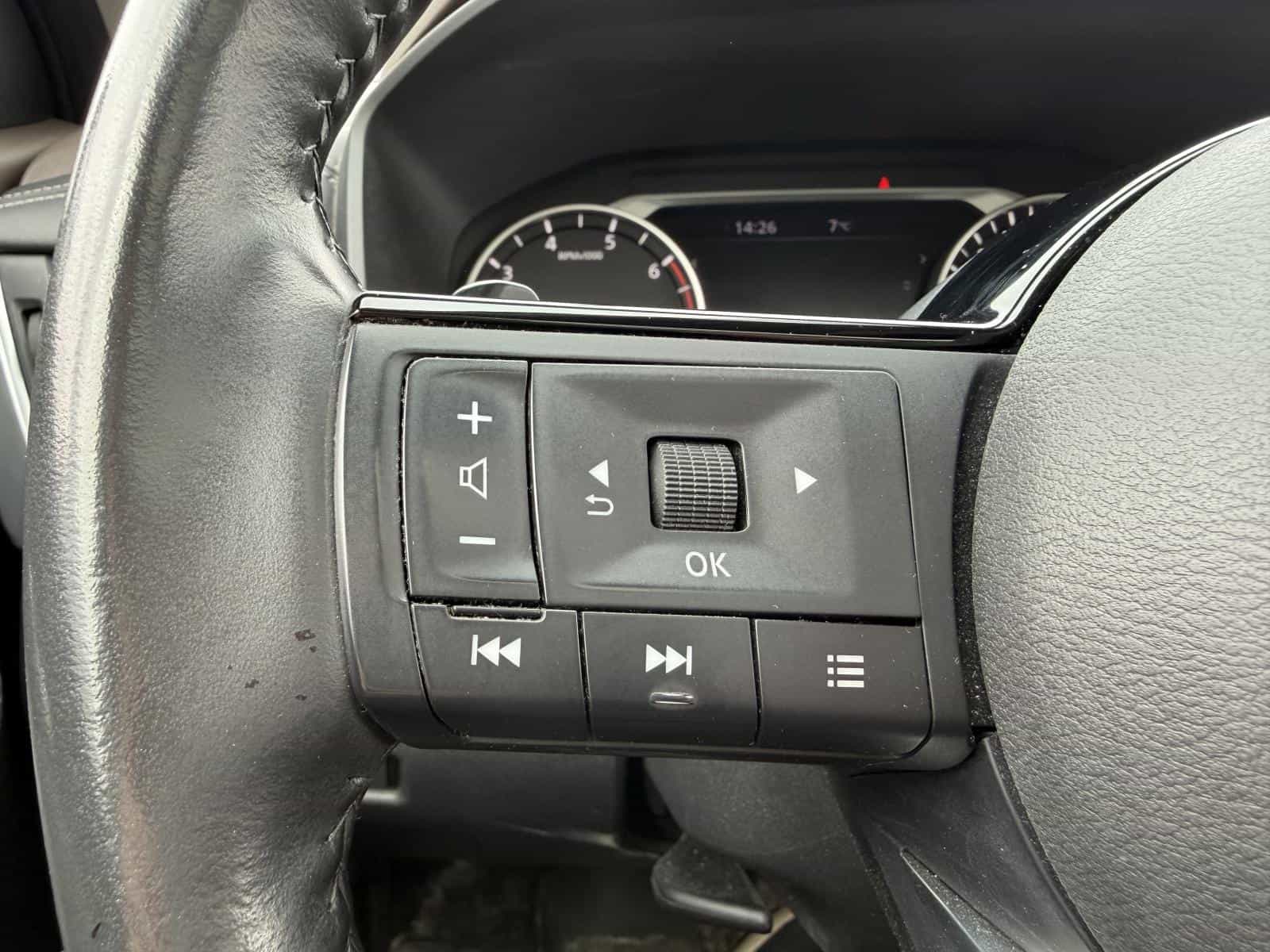 Image 12 Nissan Rogue SV Midnight 2023