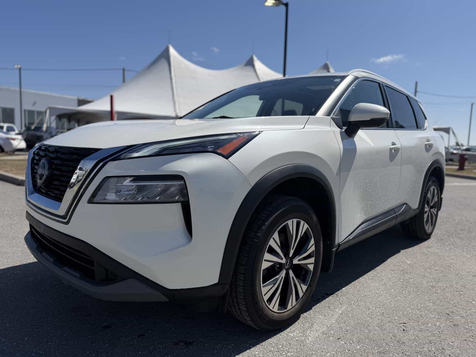 Image 2 Nissan Rogue SV 2022