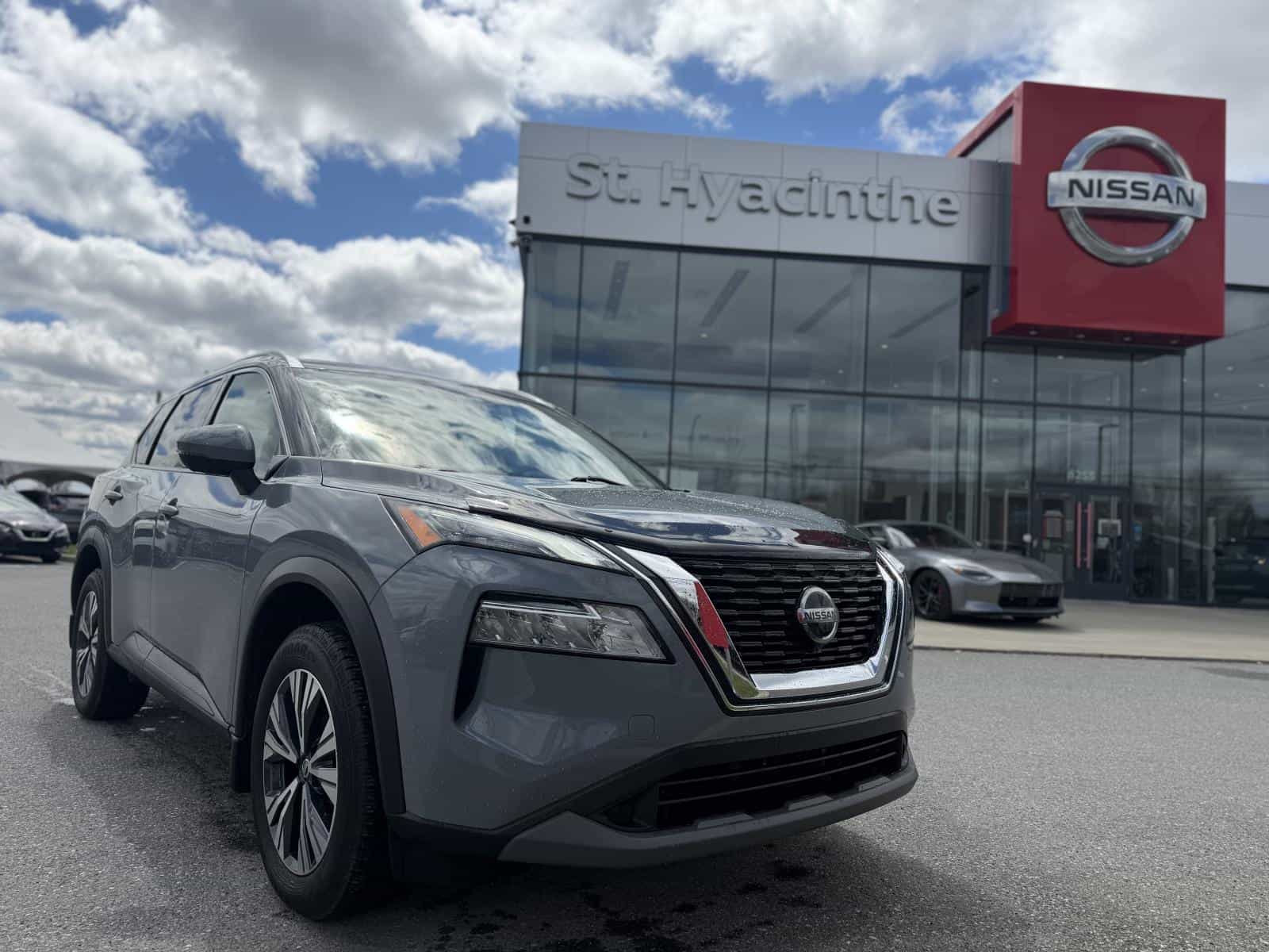 2021 Nissan Rogue SV Premium - Image 1