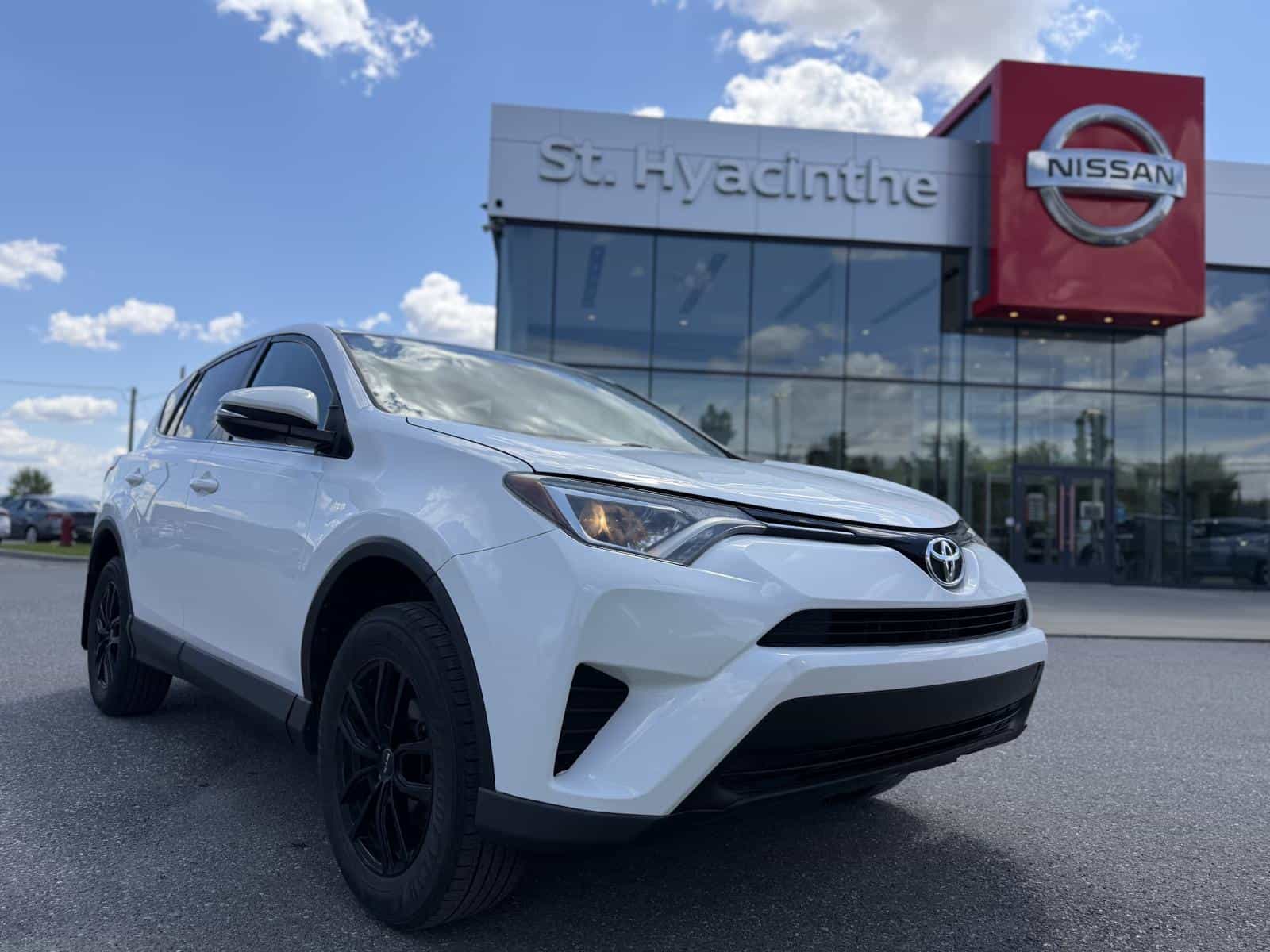 Image 1 Toyota Rav4 LE 2016
