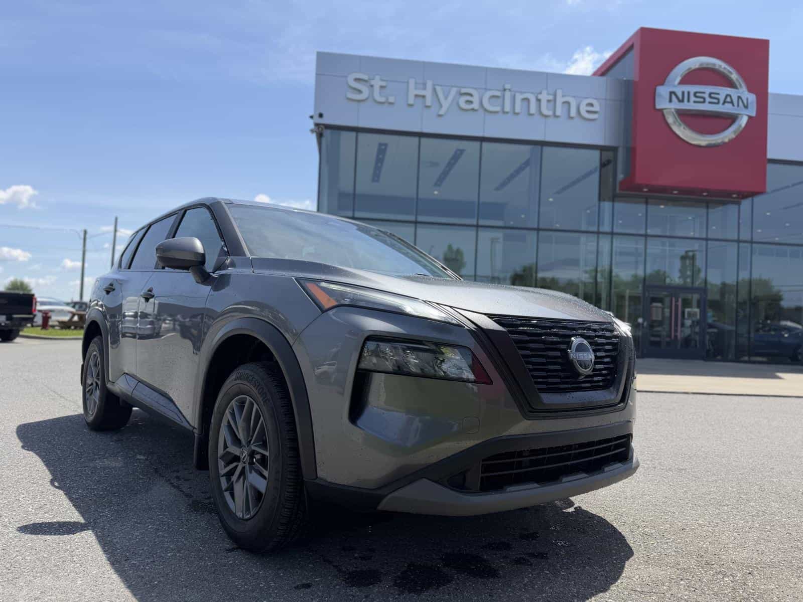 Image 1 Nissan Rogue S 2023