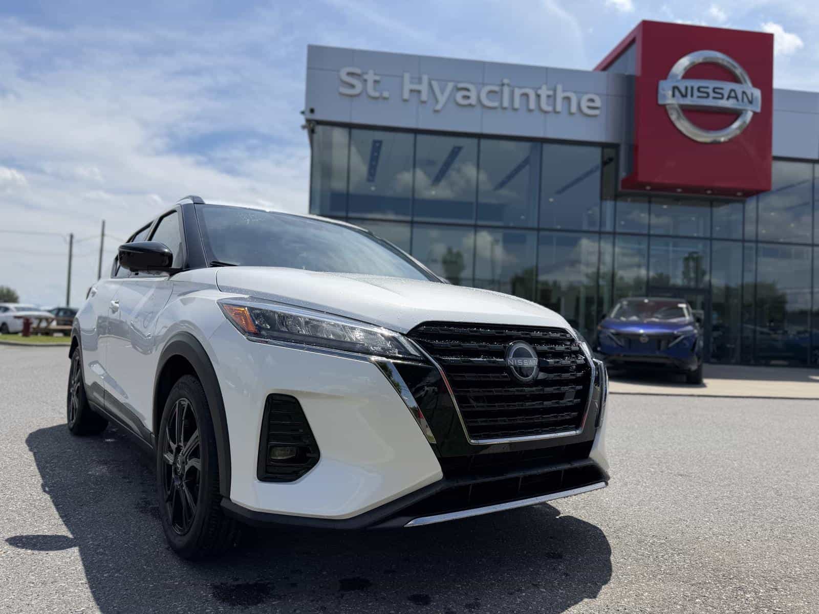 2022 Nissan Kicks SR Privilège - Image 1