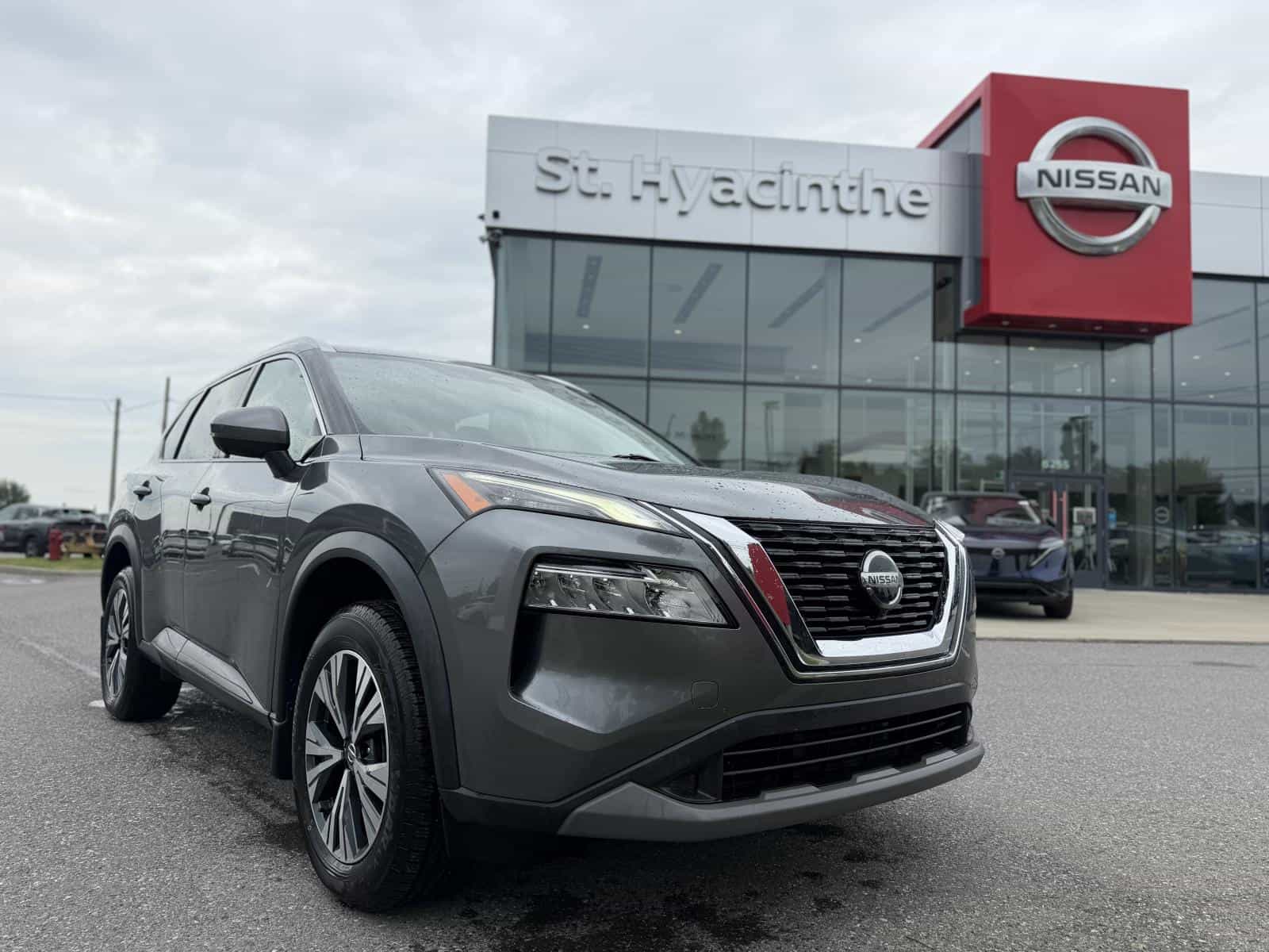 Image 1 Nissan Rogue SV Premium 2021