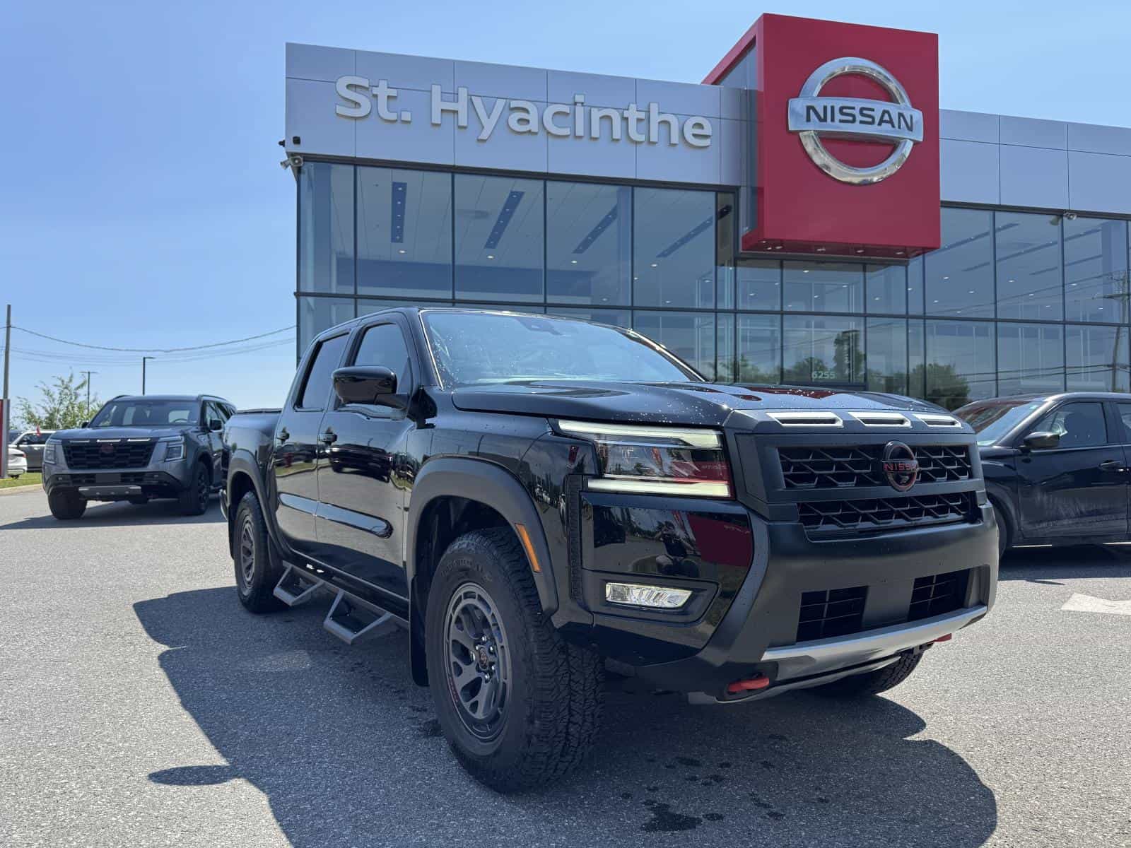 Image 1 Nissan Frontier PRO-4X Luxury 2025