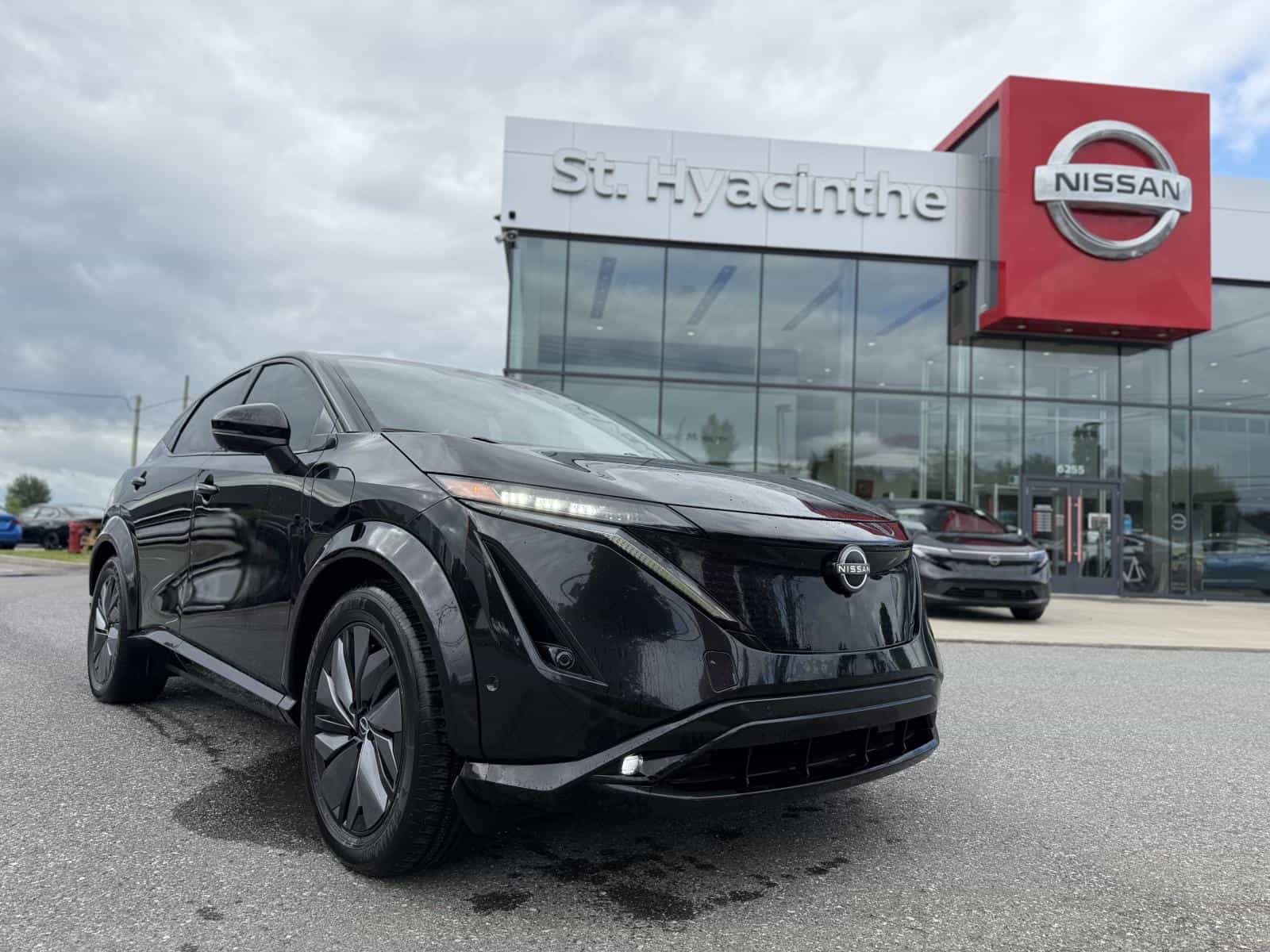2023 Nissan Ariya Platinum+ - Image 1