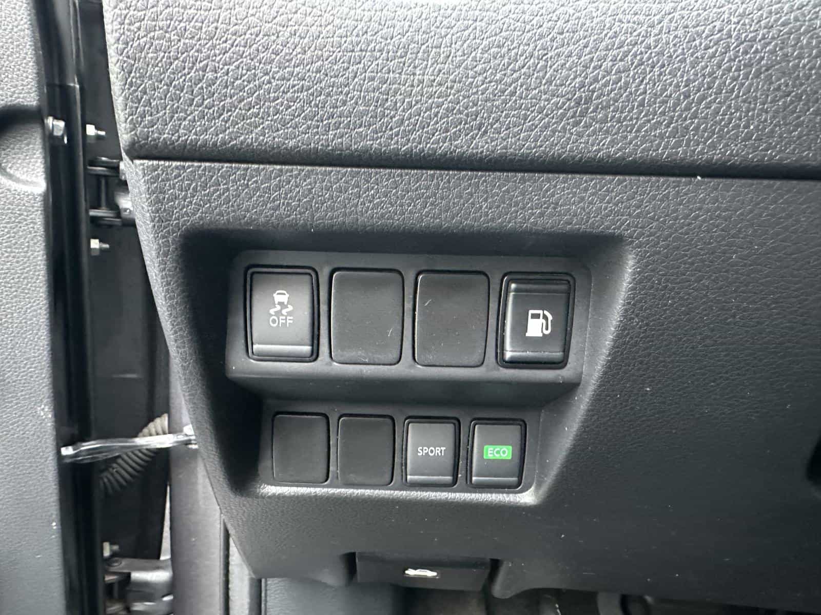 2020 Nissan Rogue S - Image 12