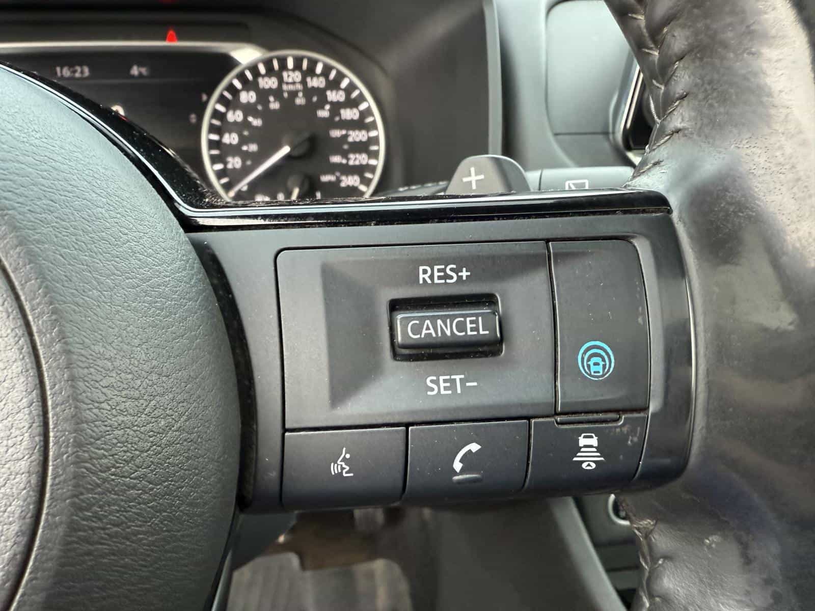 2021 Nissan Rogue SV - Image 12