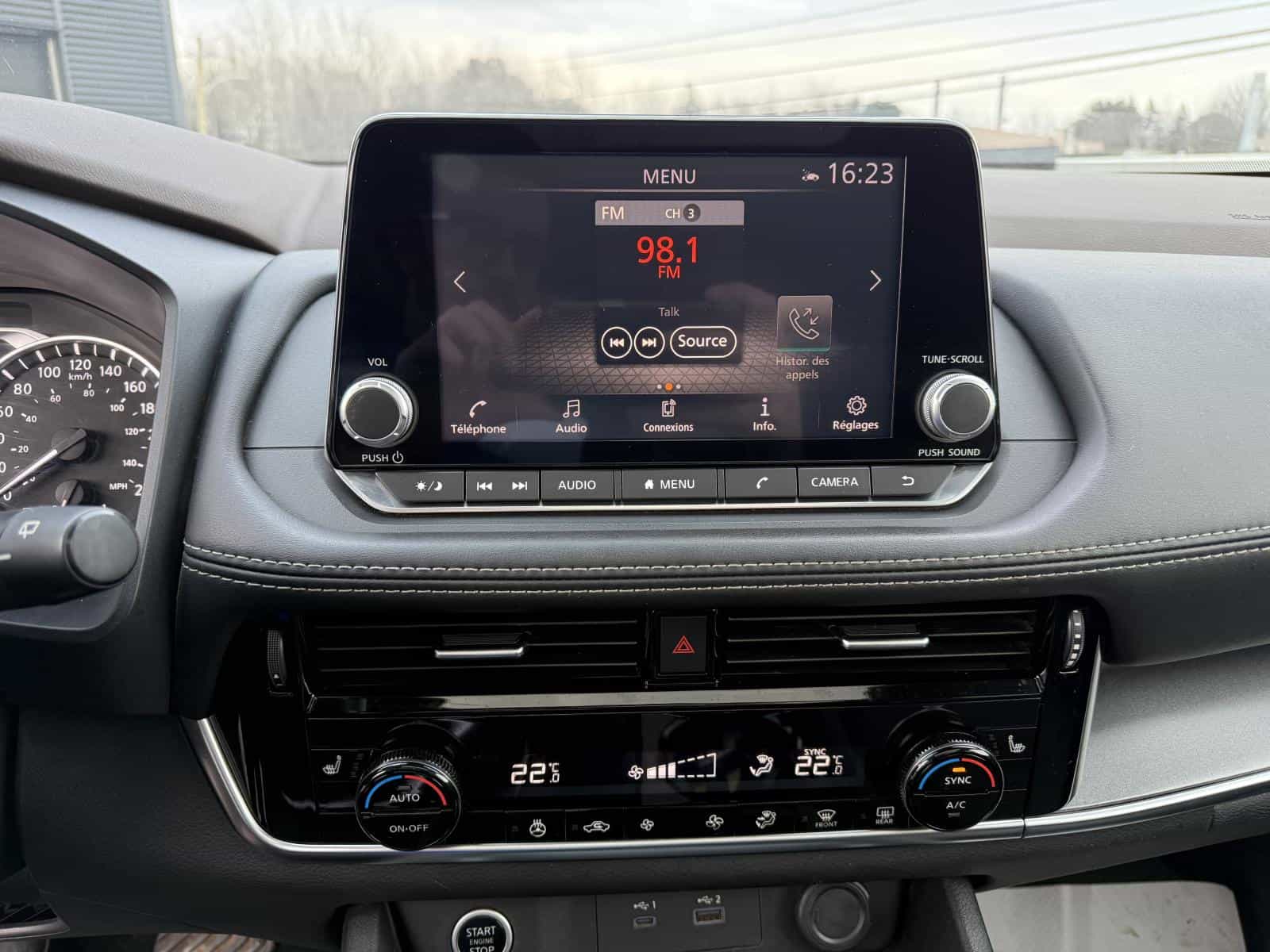 2021 Nissan Rogue SV - Image 14