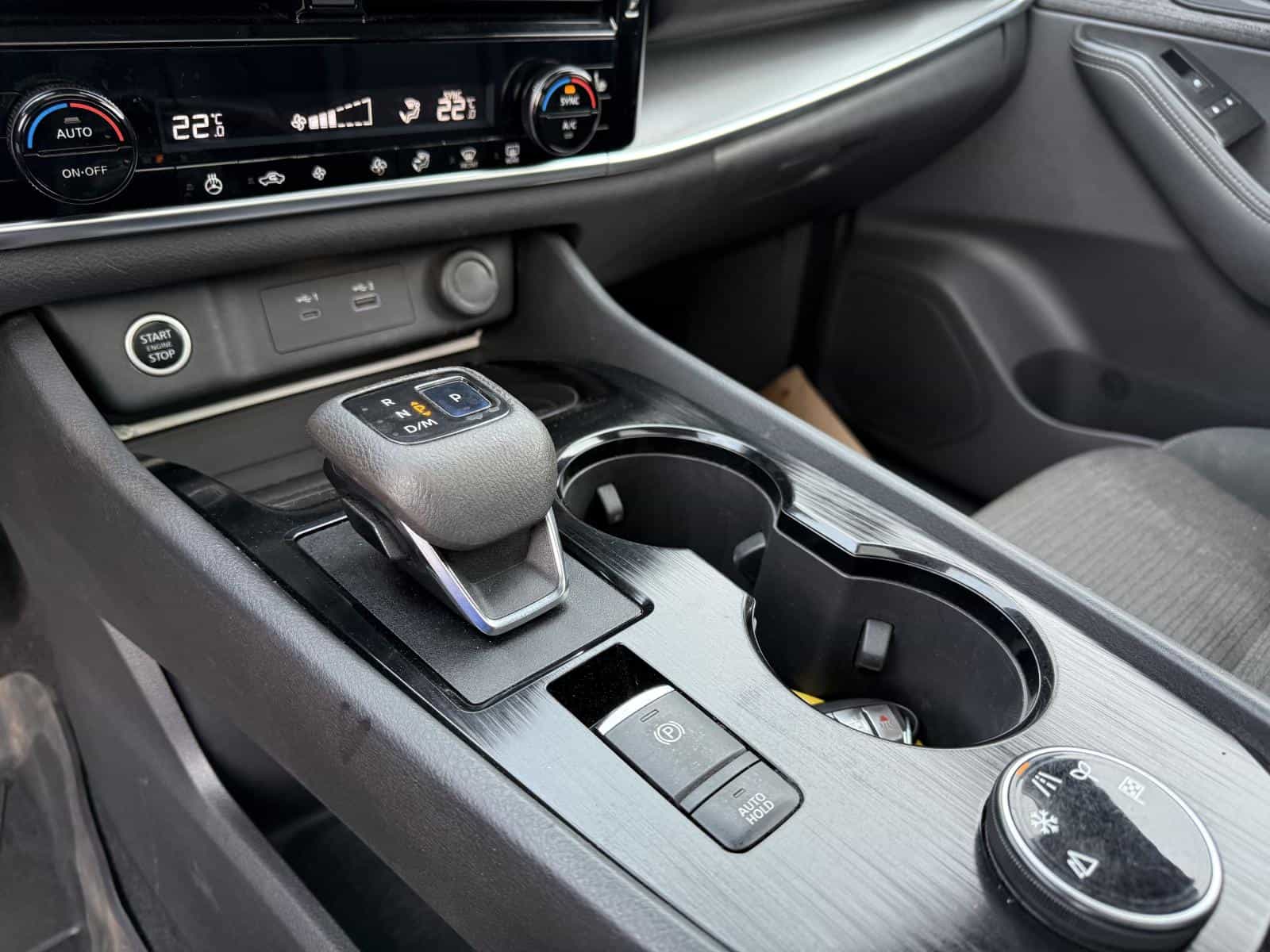 2021 Nissan Rogue SV - Image 15