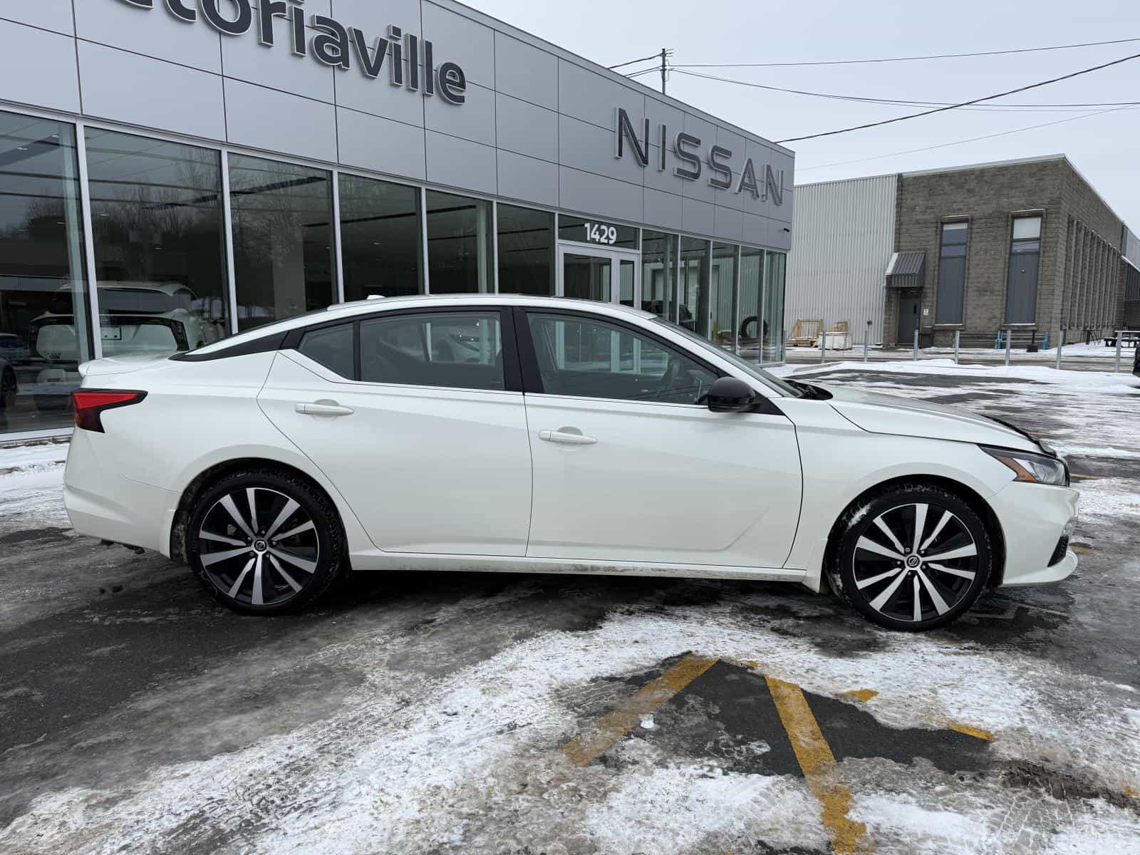 Image 10 Nissan Altima SR 2021