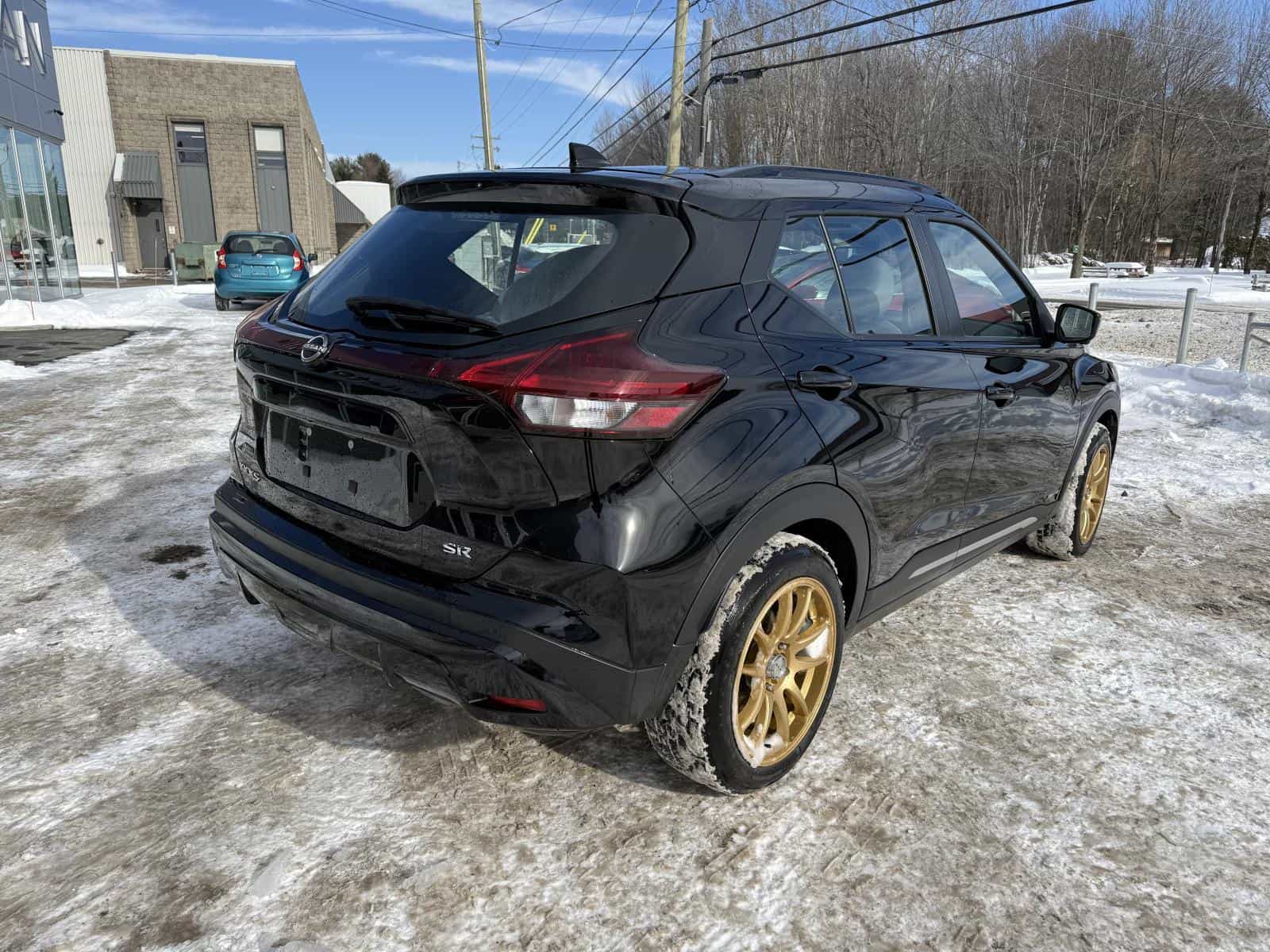 2024 Nissan Kicks SR - Image 8