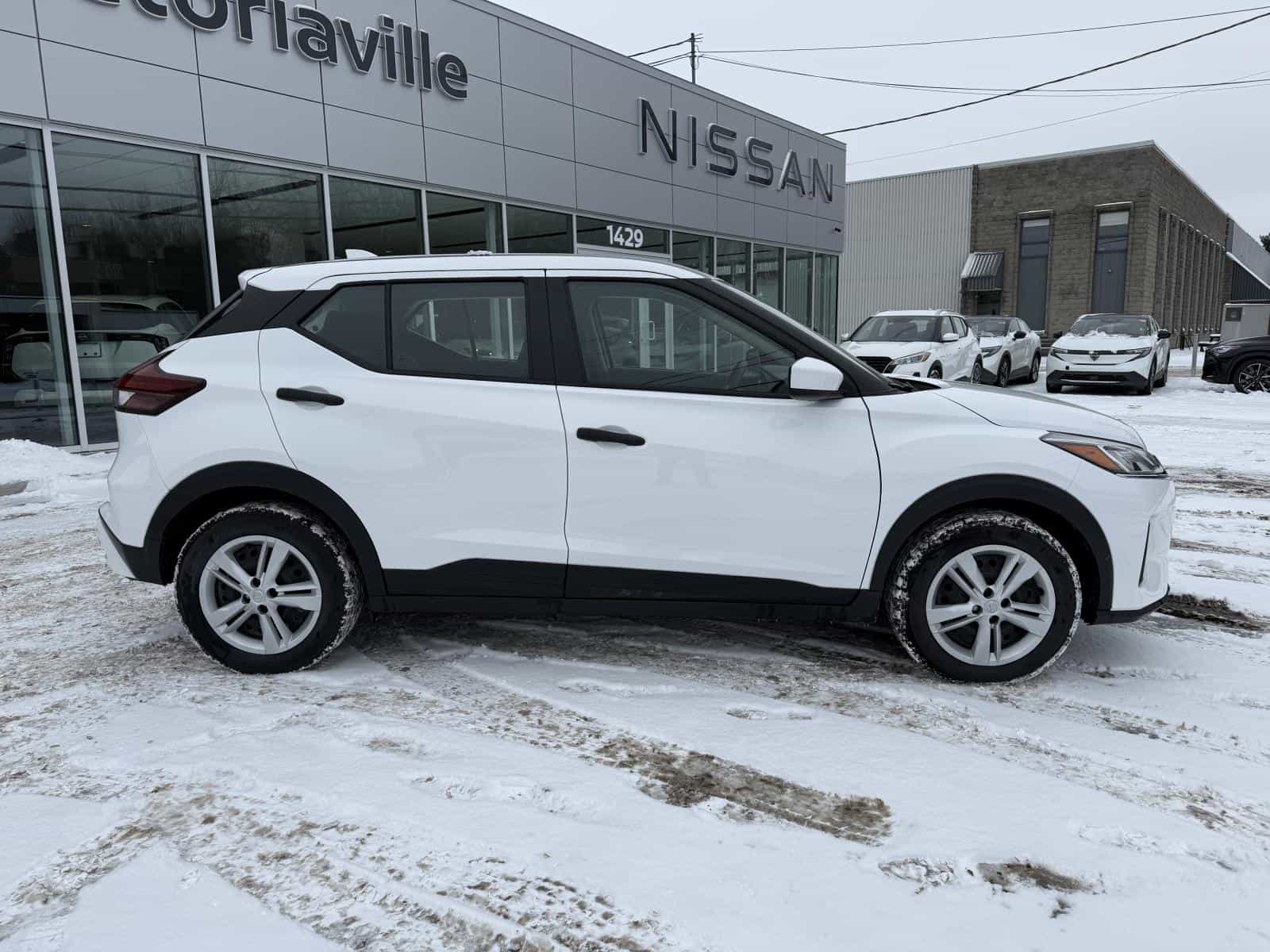 2024 Nissan Kicks S - Image 9