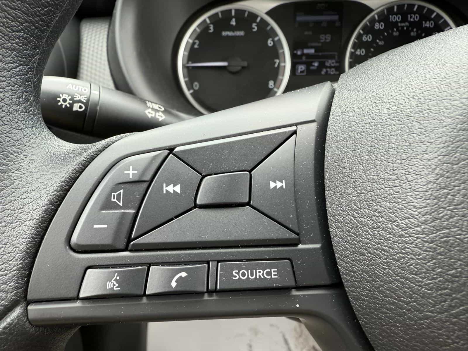 Image 13 Nissan Kicks S 2024