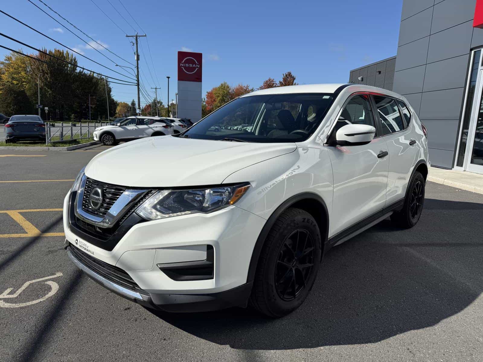 Image 4 Nissan Rogue S 2020