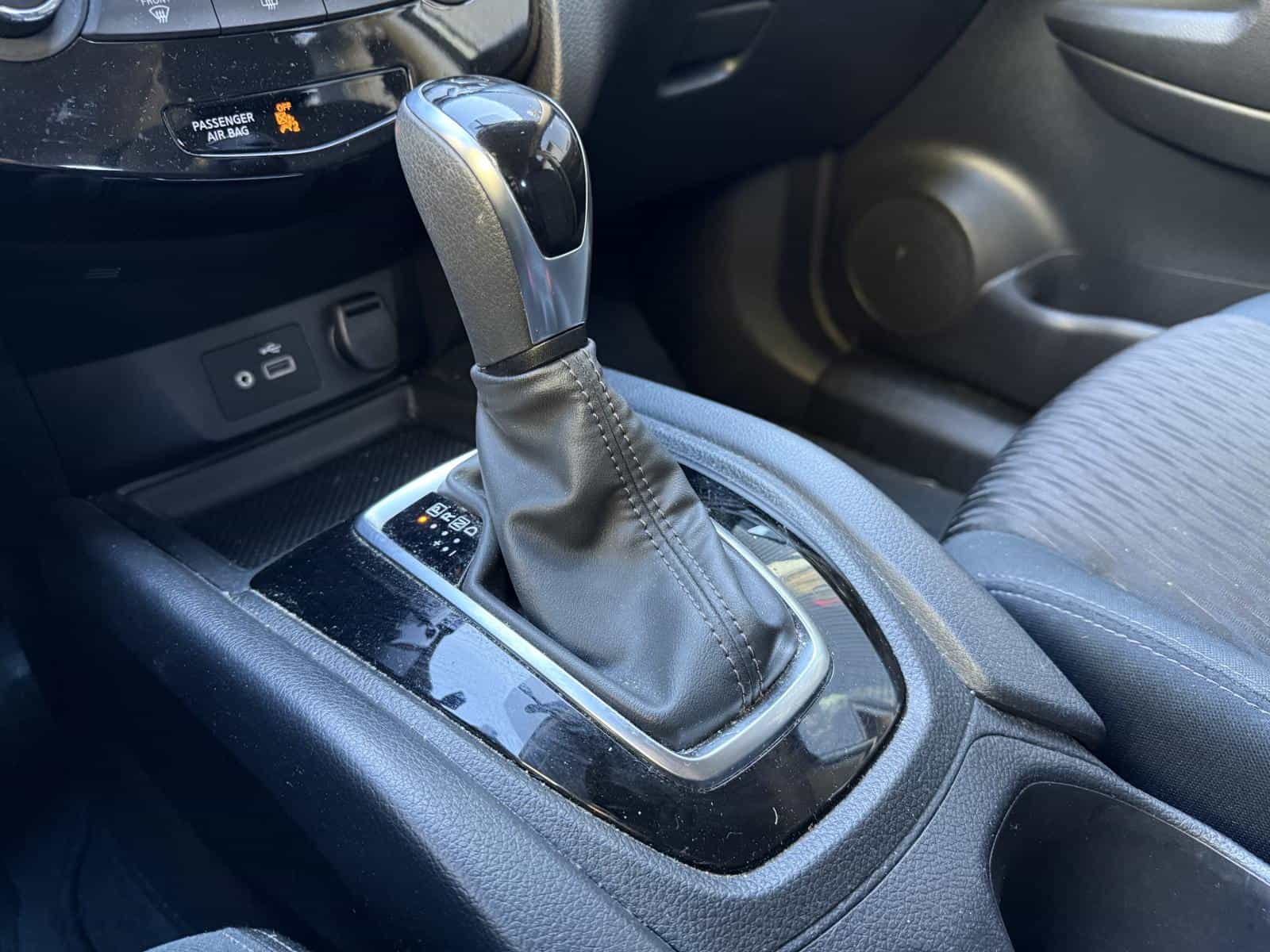 Image 17 Nissan Rogue S 2020