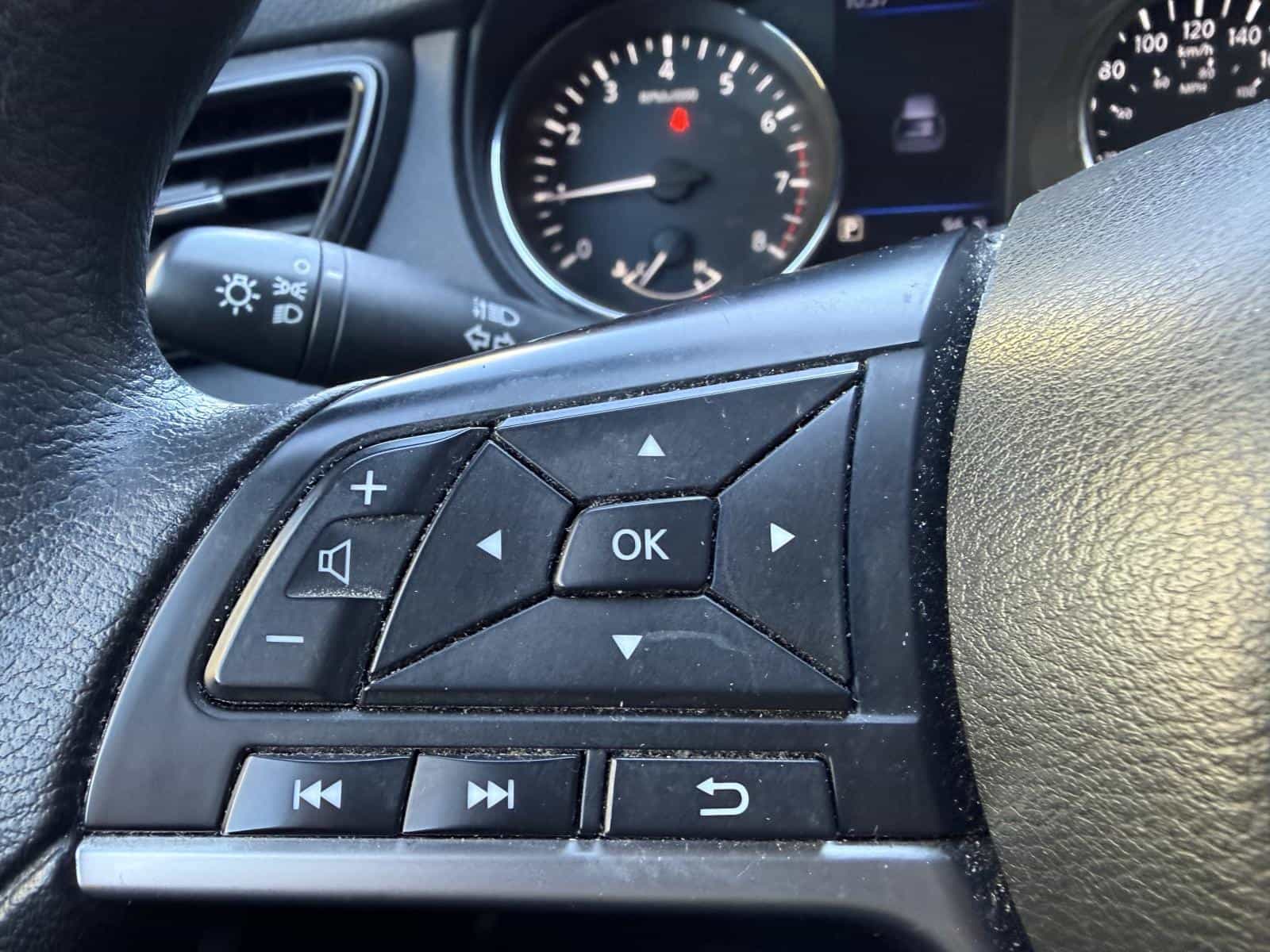 2020 Nissan Rogue S - Image 13