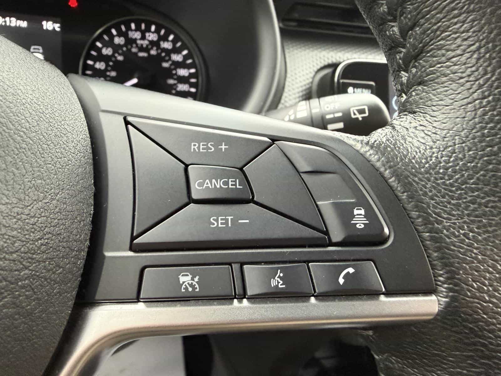 2022 Nissan Kicks SV - Image 13