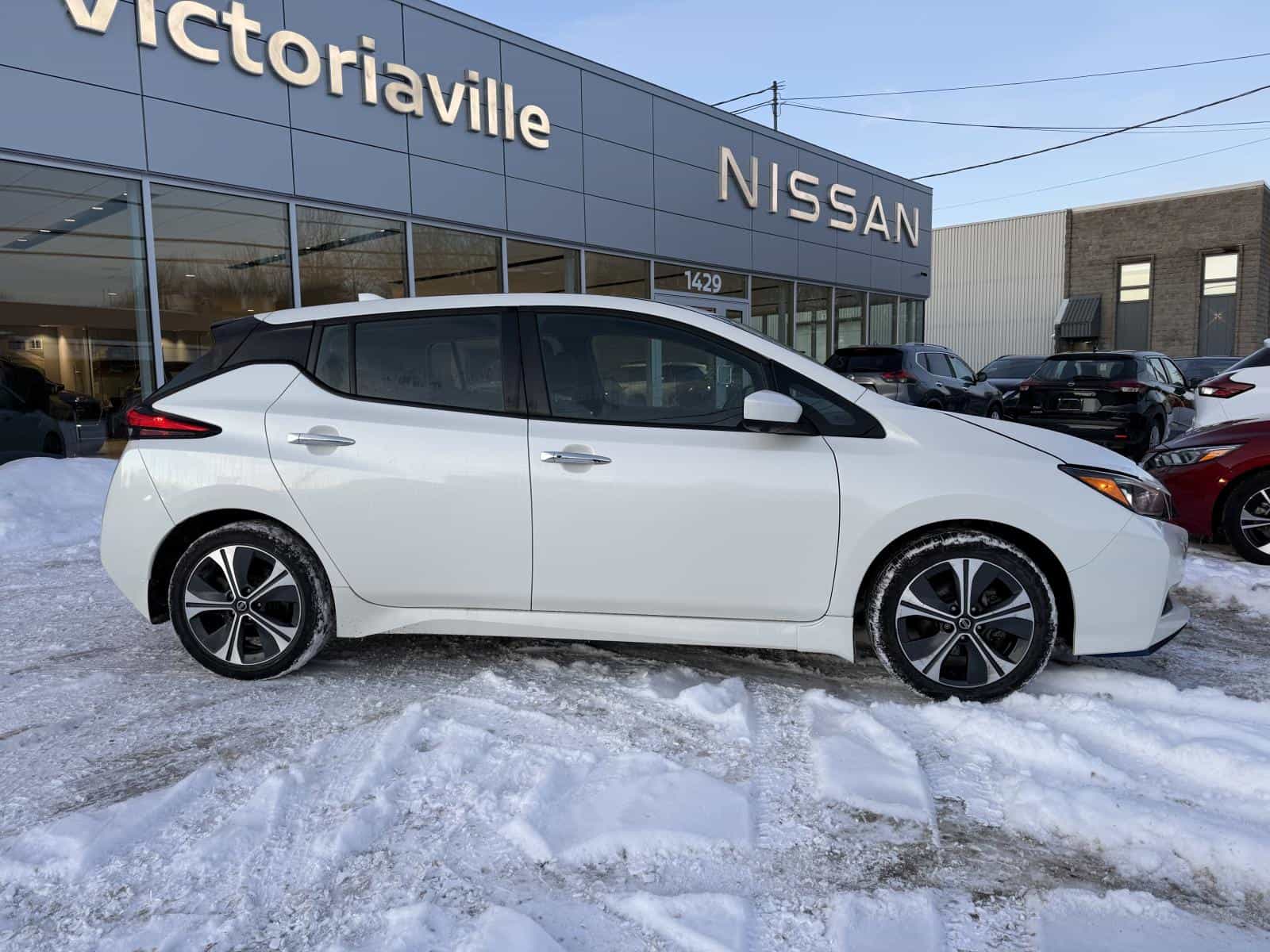 2020 Nissan Leaf Plus SV - Image 9