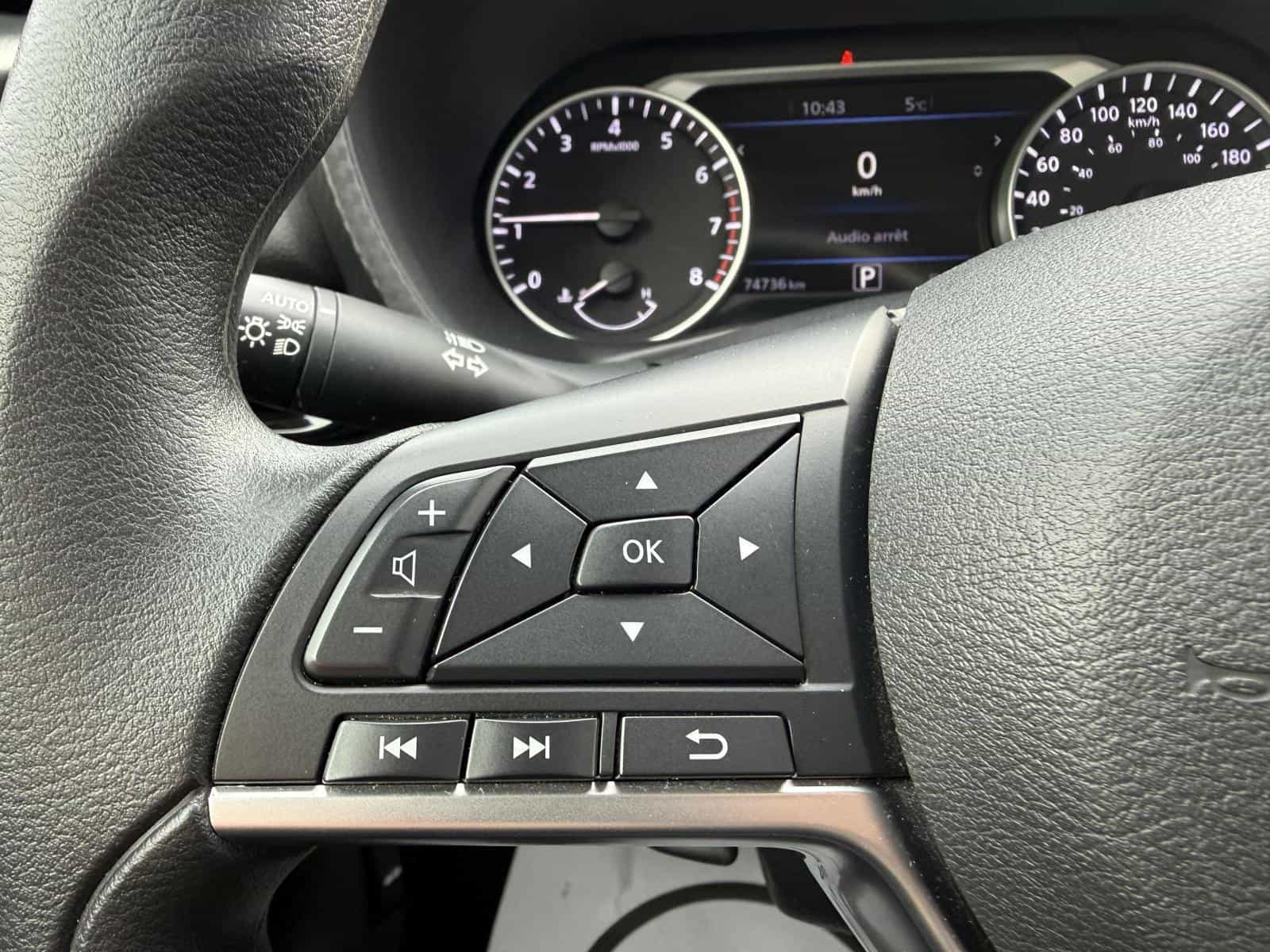 Image 13 Nissan Sentra SV 2023