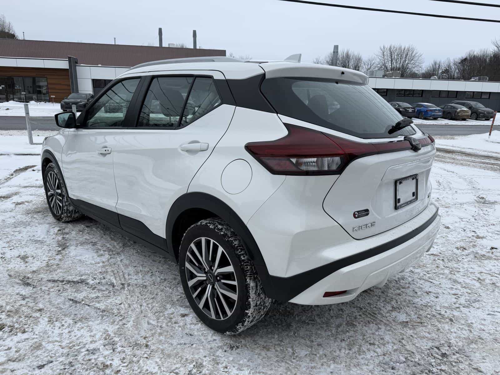 Image 6 Nissan Kicks SV 2023