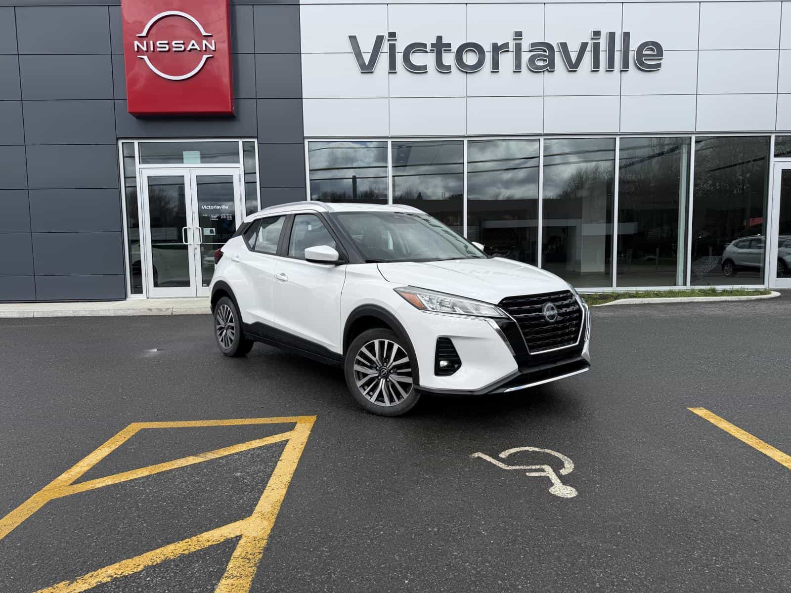 2023 Nissan Kicks SV - Image 1