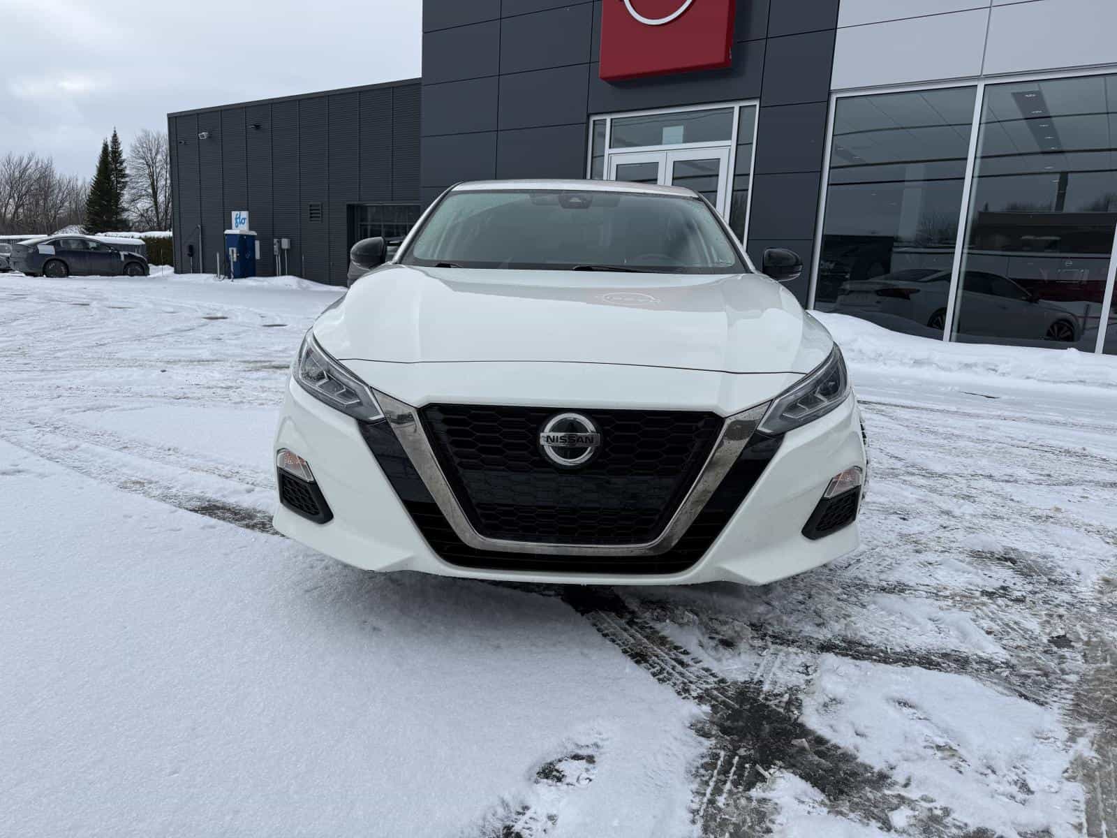 Image 3 Nissan Altima SR 2021