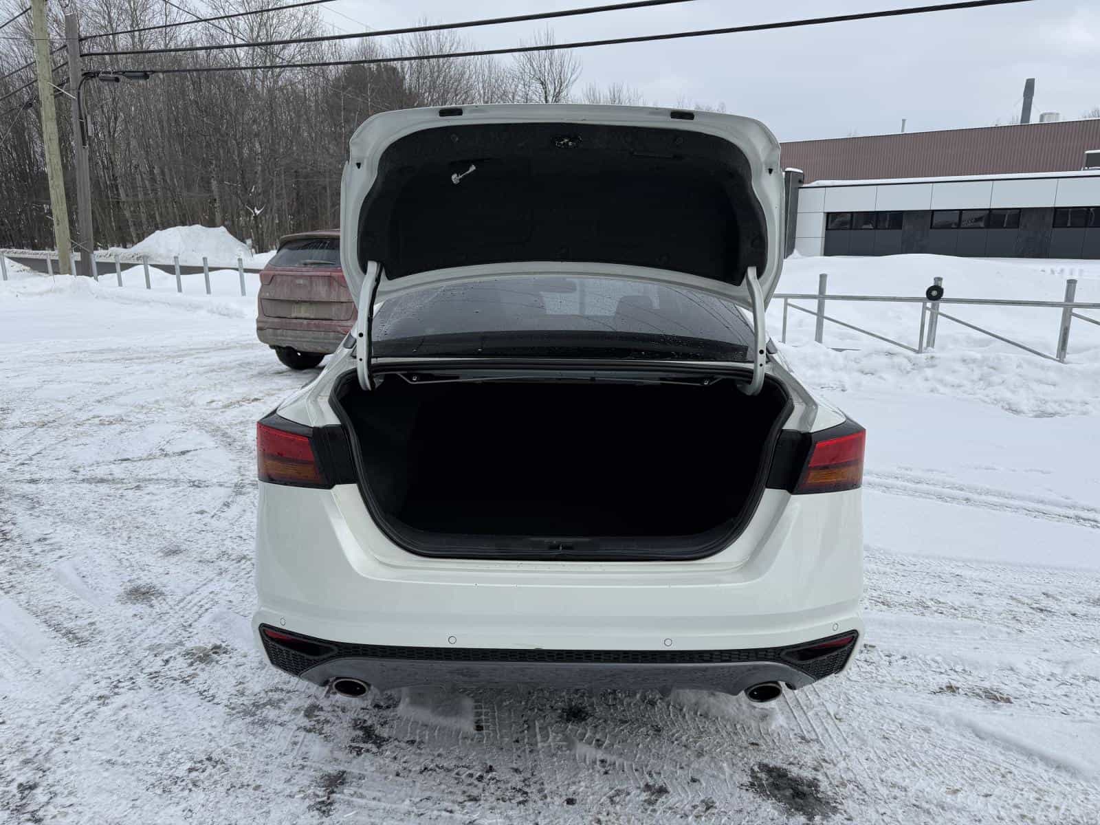 Image 10 Nissan Altima SR 2021