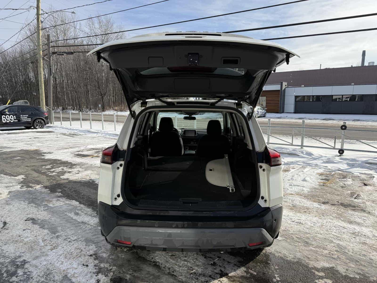 2021 Nissan Rogue SV - Image 10