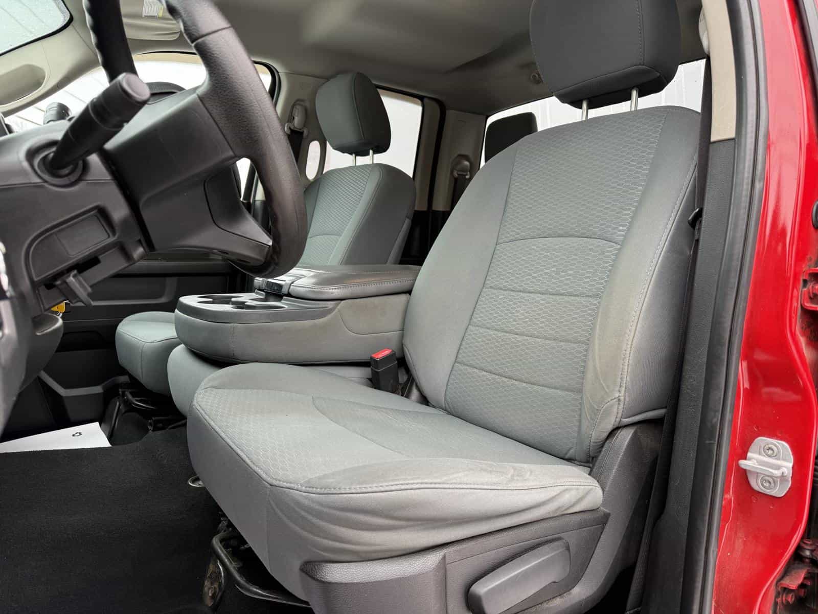 2013 RAM 1500 ST - Image 11