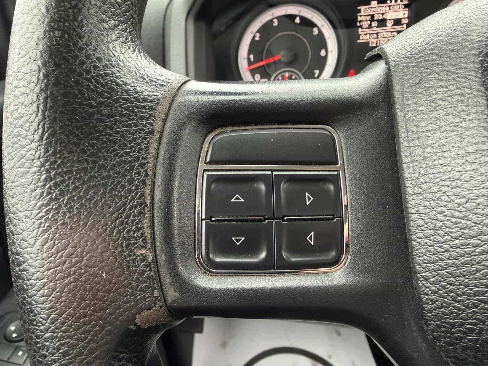 2013 RAM 1500 ST - Image 13