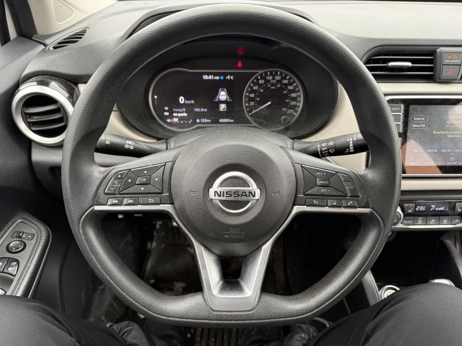 Image 11 Nissan Versa SV 2021