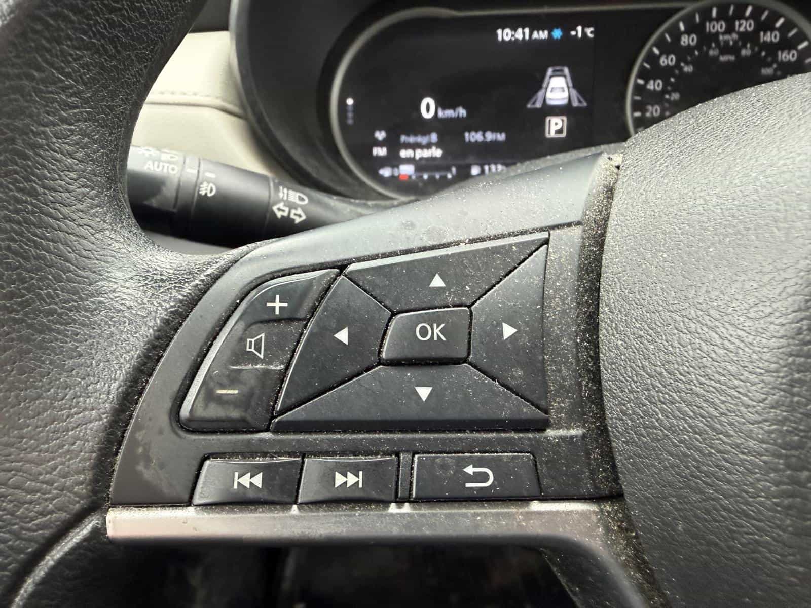 Image 12 Nissan Versa SV 2021