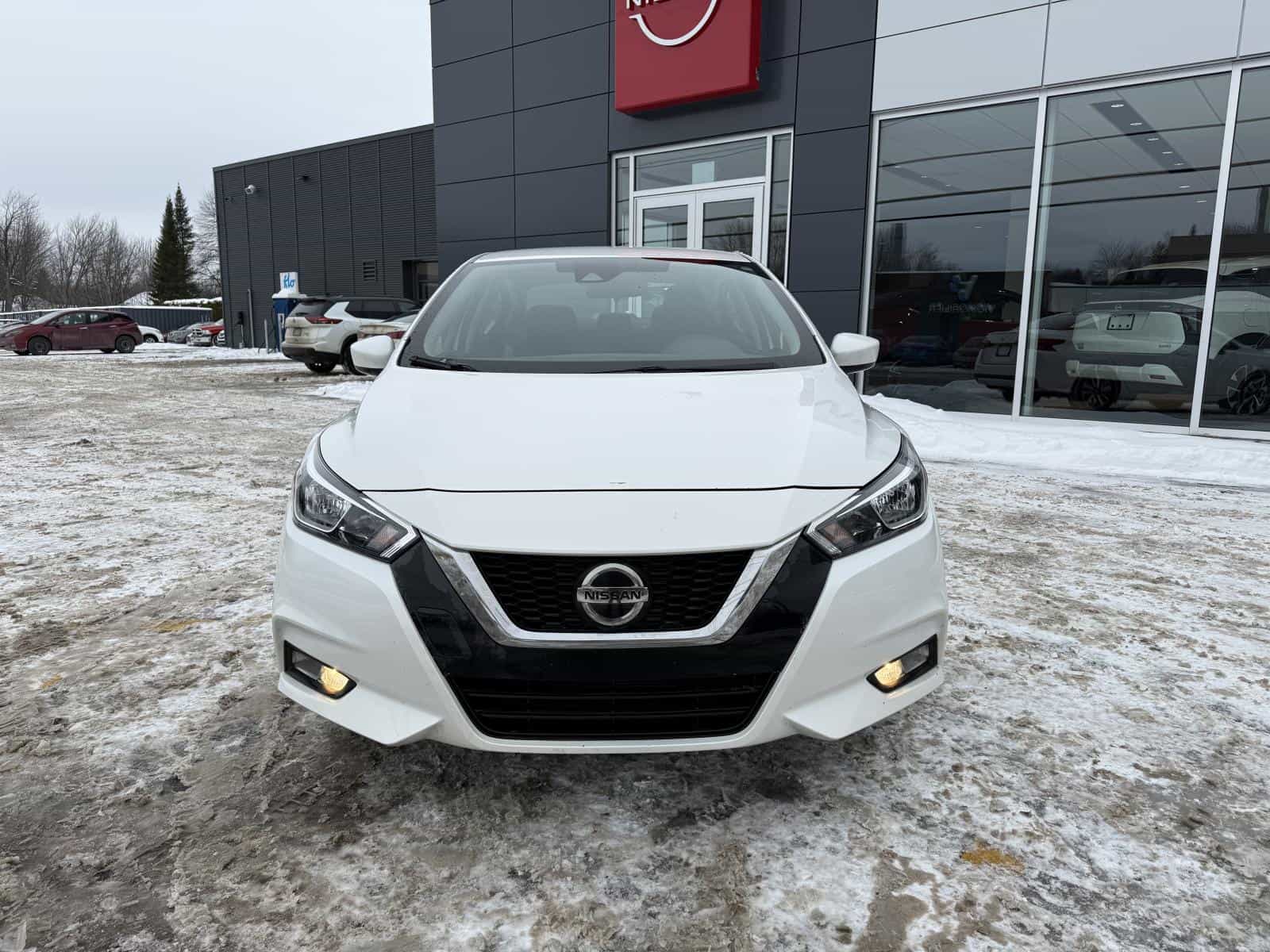 Image 3 Nissan Versa SV 2022