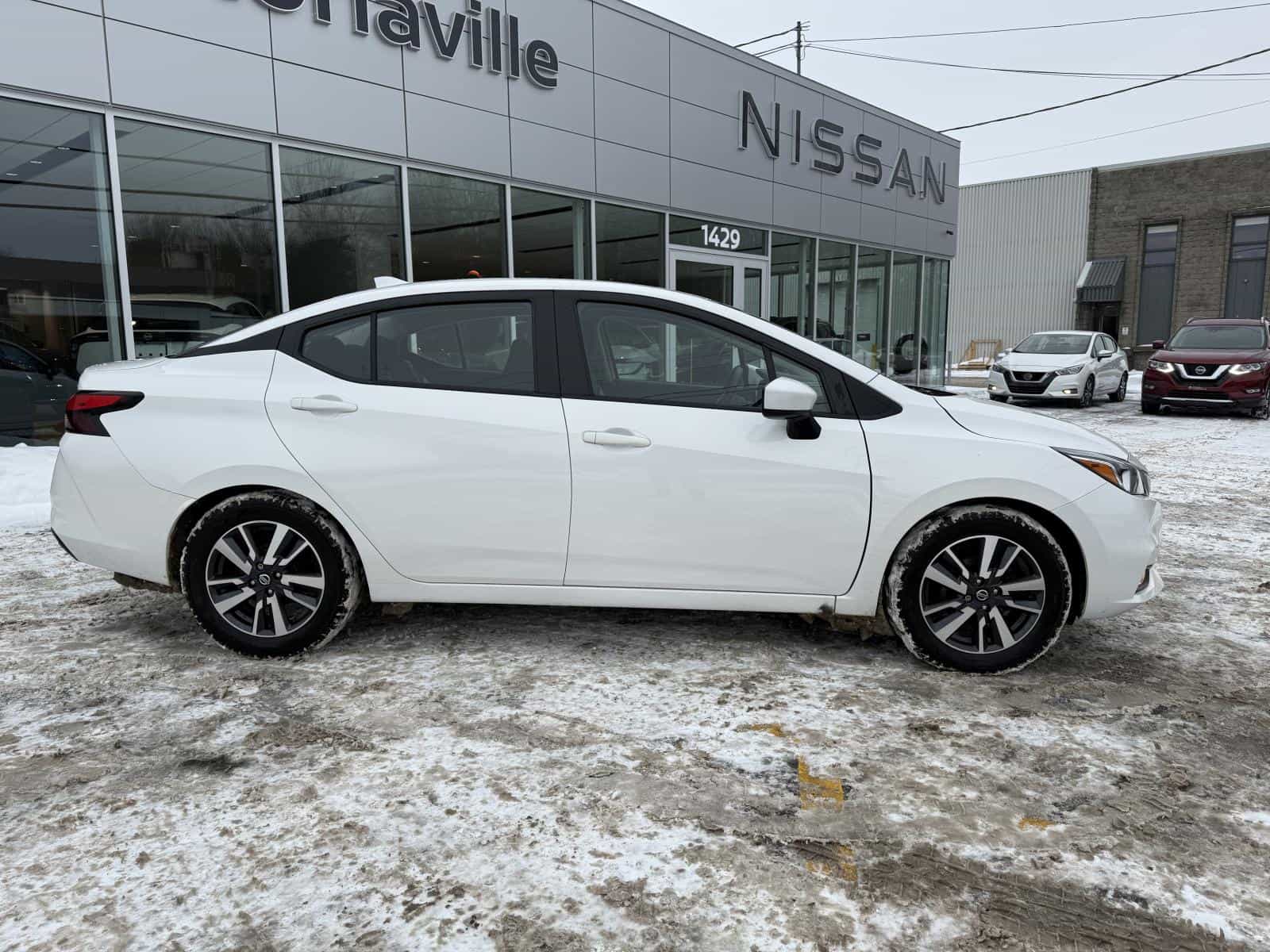 Image 9 Nissan Versa SV 2022