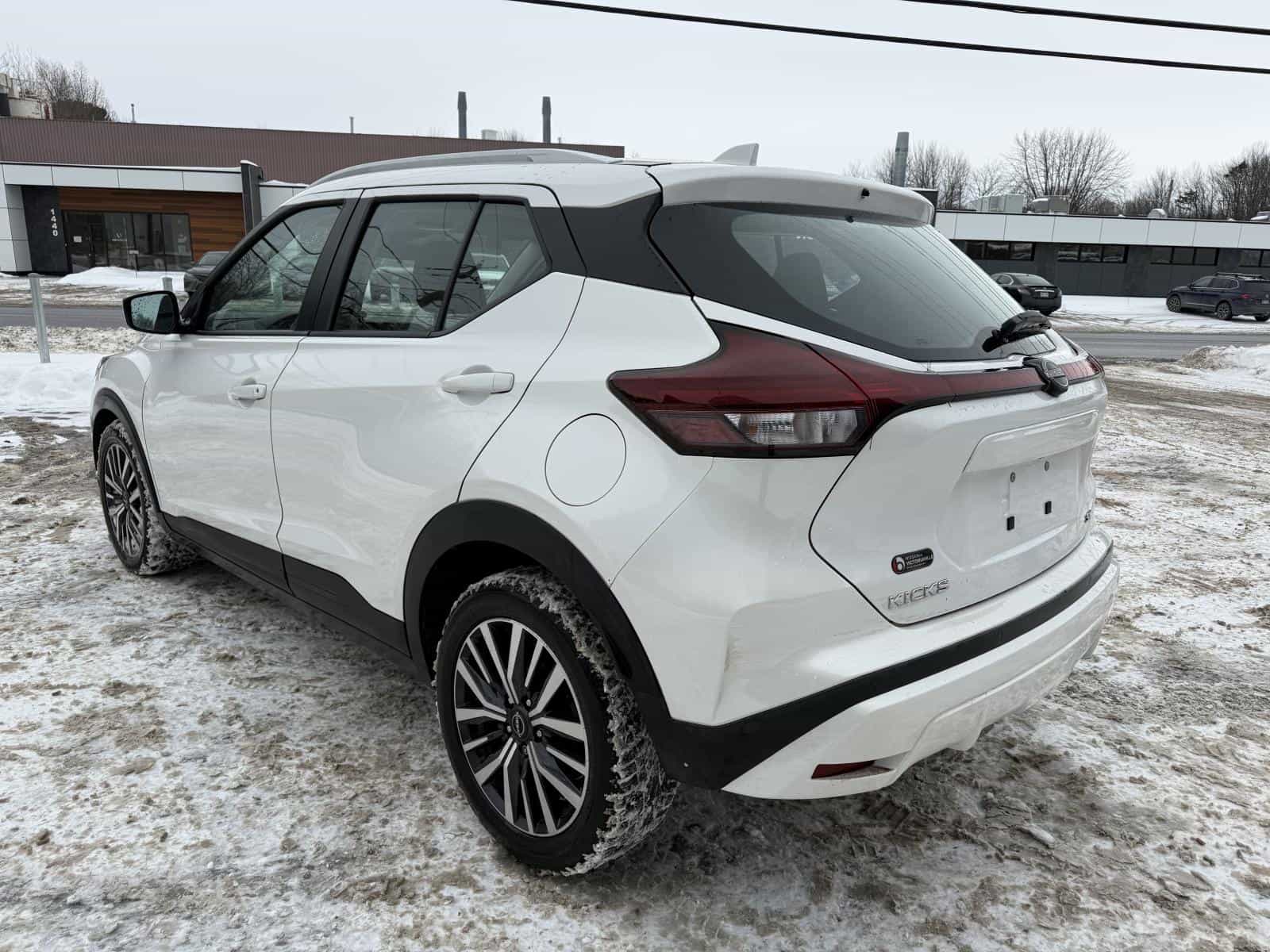 2022 Nissan Kicks SV - Image 6