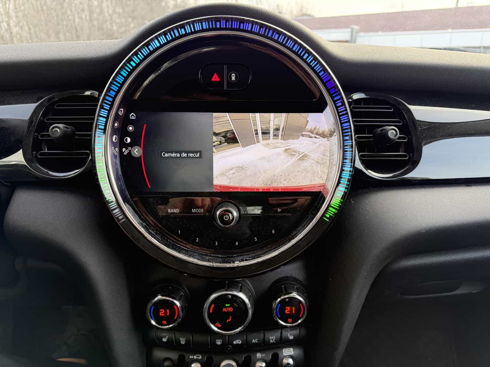 2022 Mini Hatchback Cooper SE Electric - Image 18