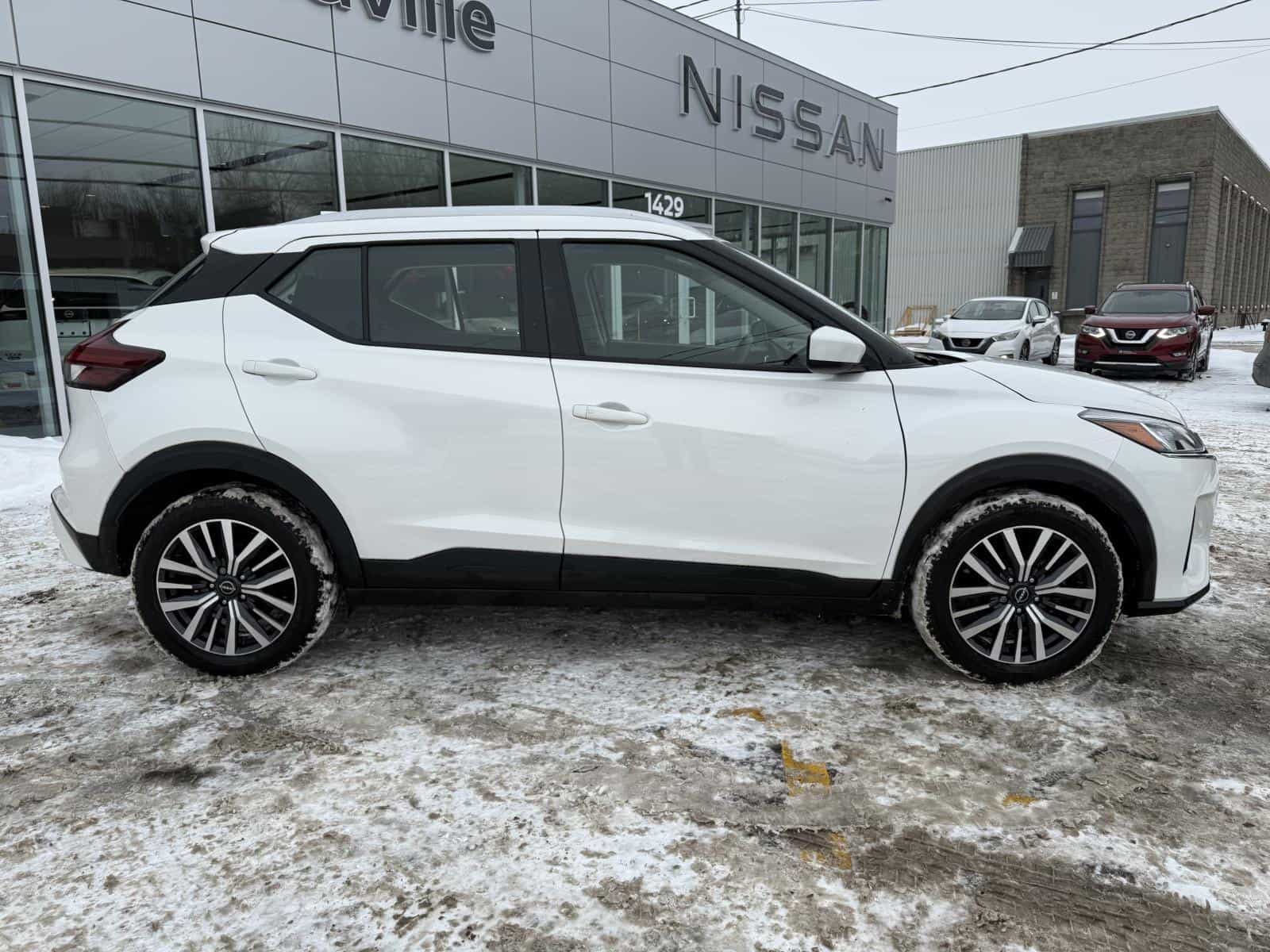 Image 9 Nissan Kicks SV 2022