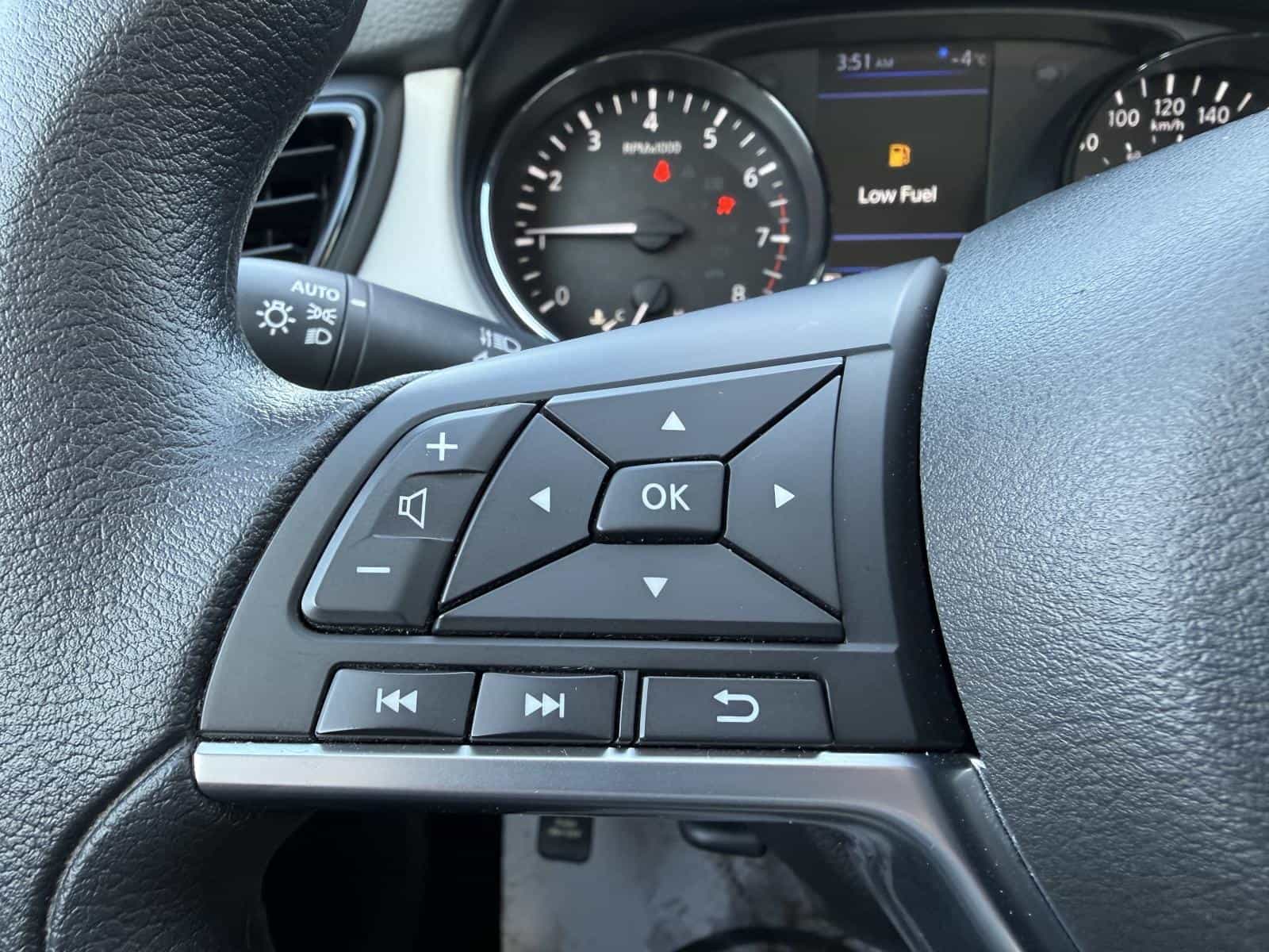 Image 12 Nissan Qashqai S 2023