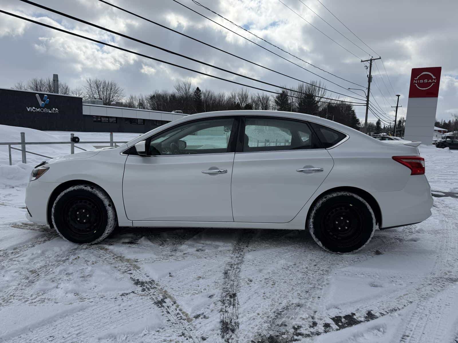 2017 Nissan Sentra SV - Image 5