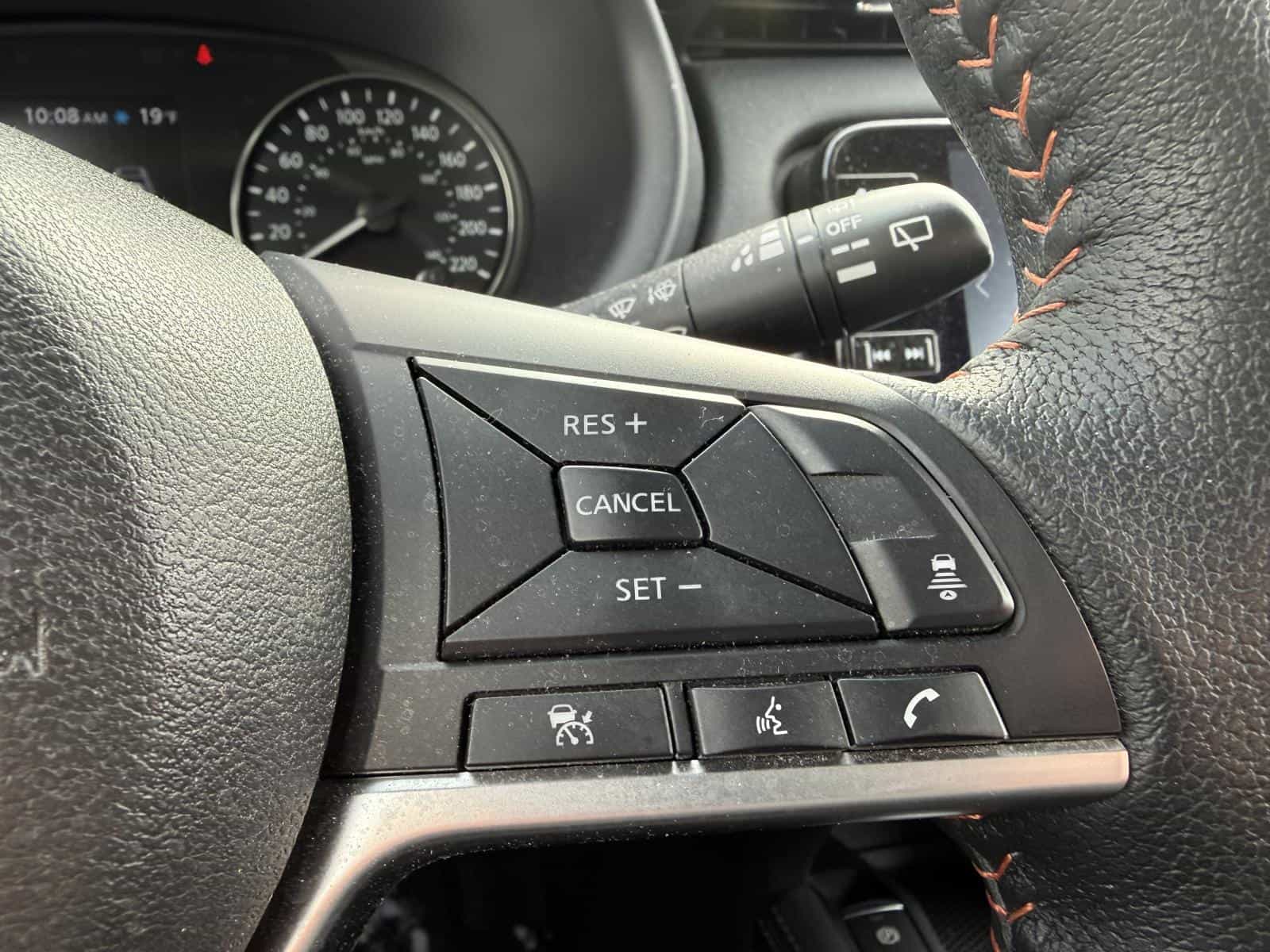 2023 Nissan Kicks SR - Image 14