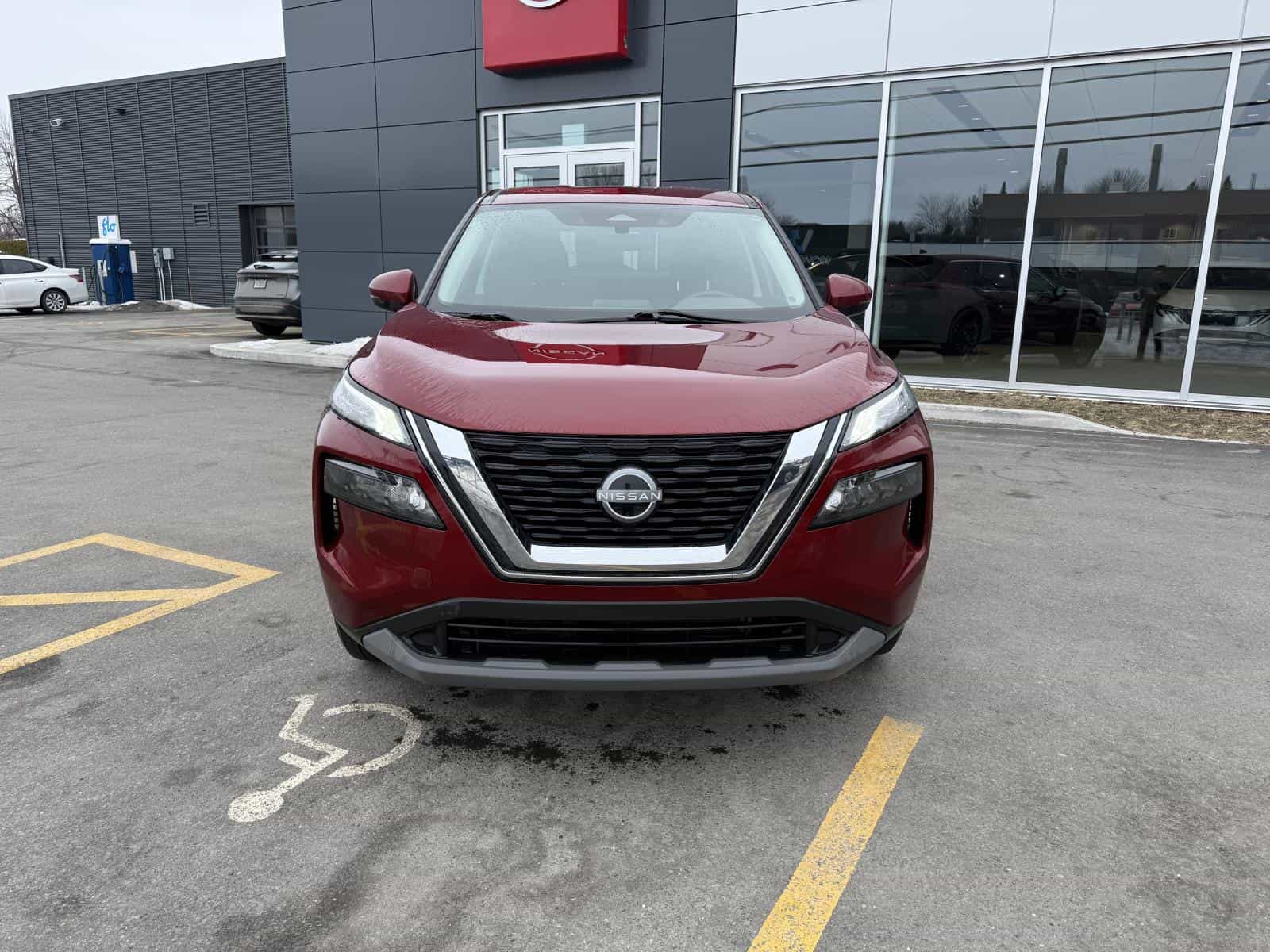 2023 Nissan Rogue S - Image 3