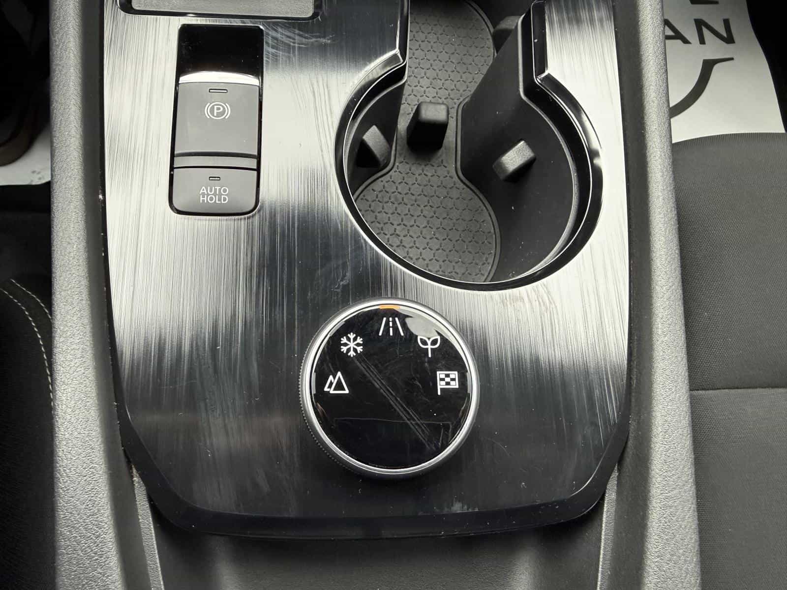 2023 Nissan Rogue S - Image 18