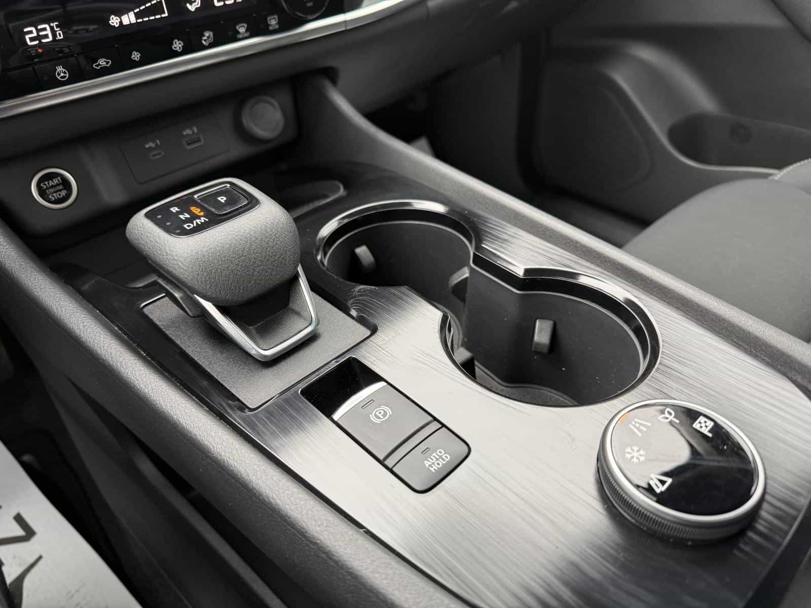 2023 Nissan Rogue S - Image 16