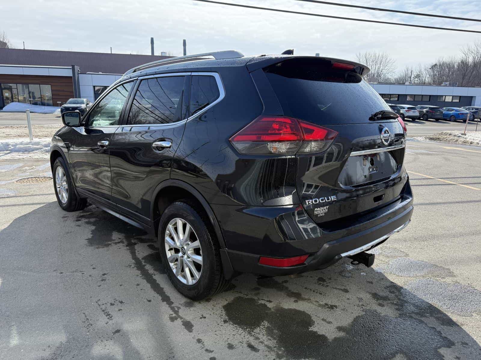 2017 Nissan Rogue SV - Image 6