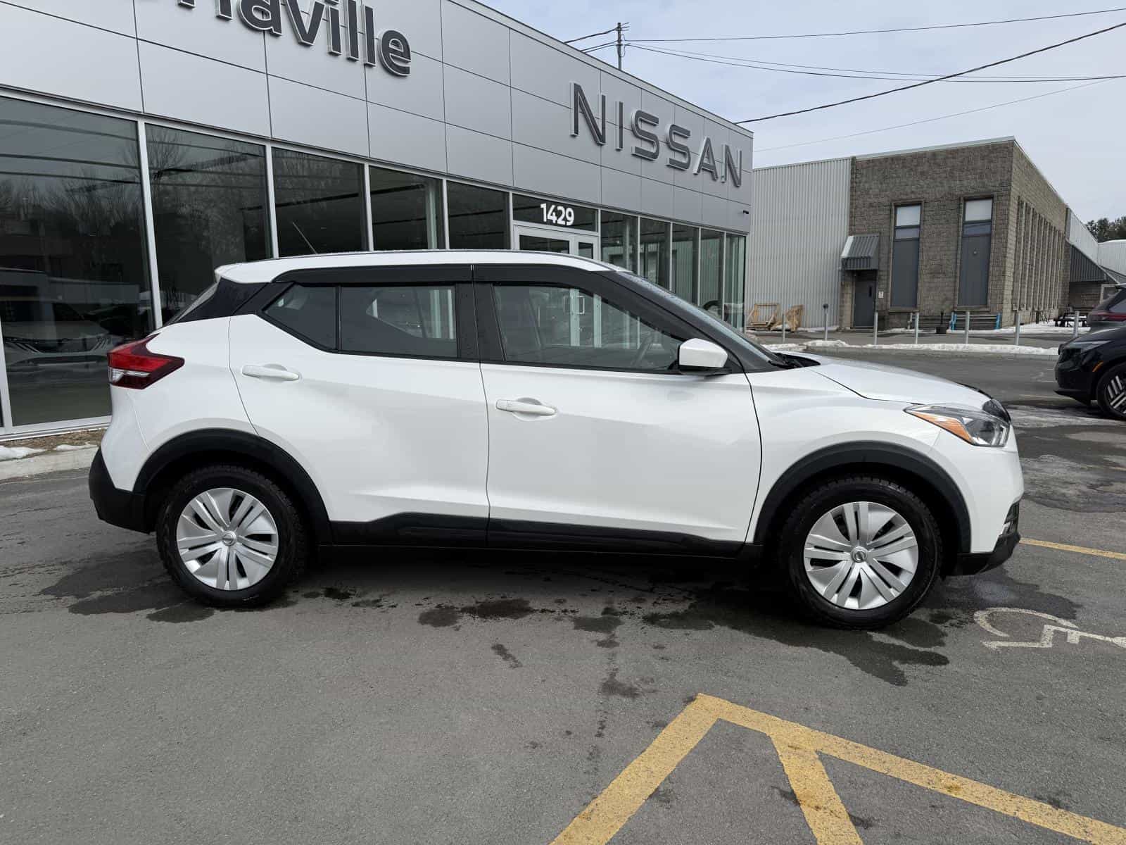 Image 9 Nissan Kicks SV 2020