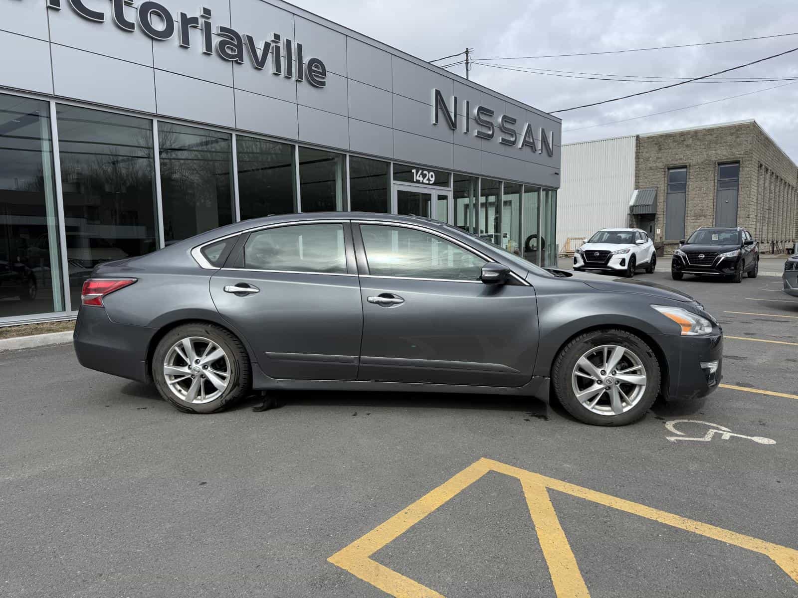 Image 10 Nissan Altima SL 2014