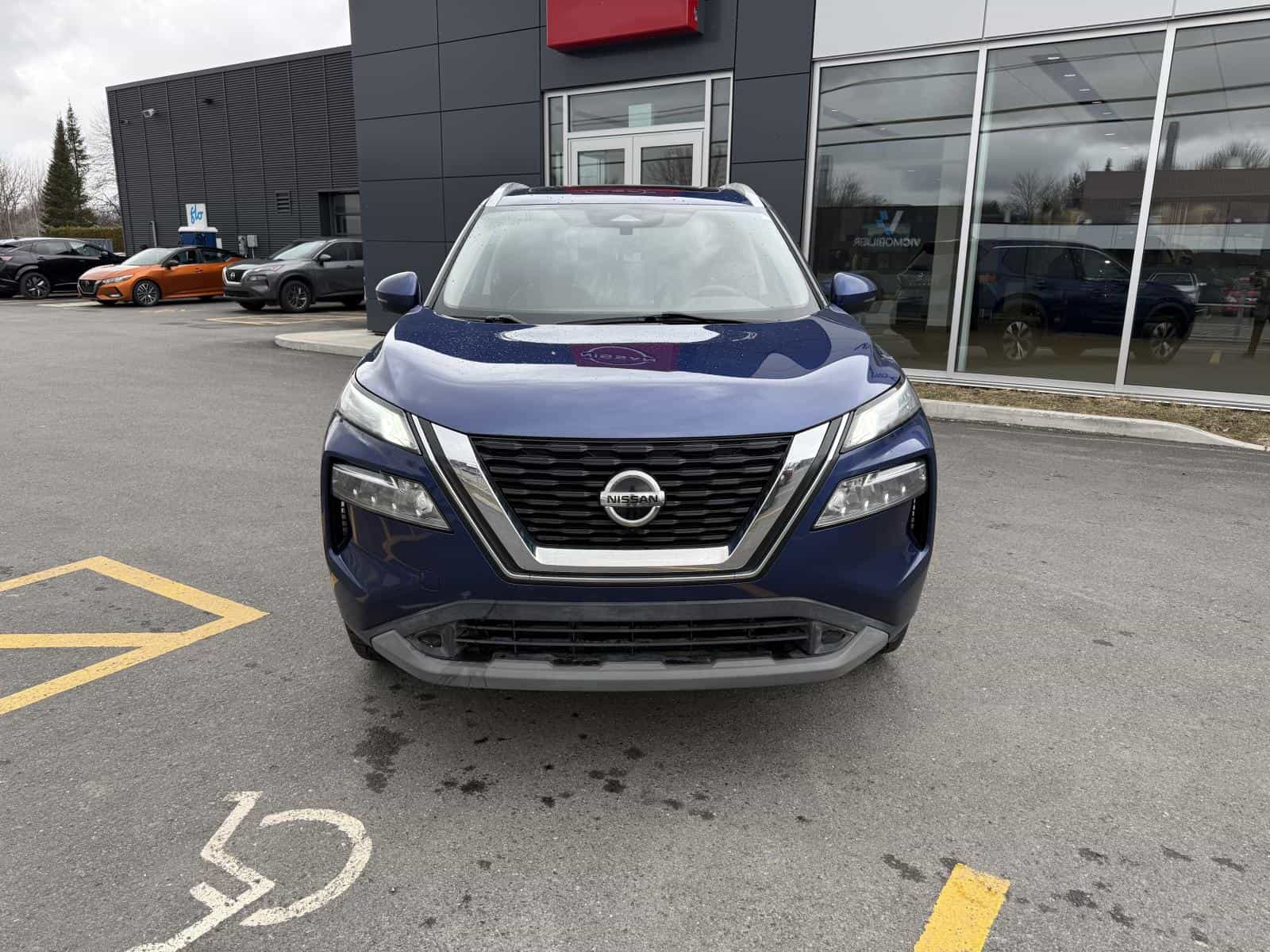 2021 Nissan Rogue SV - Image 3