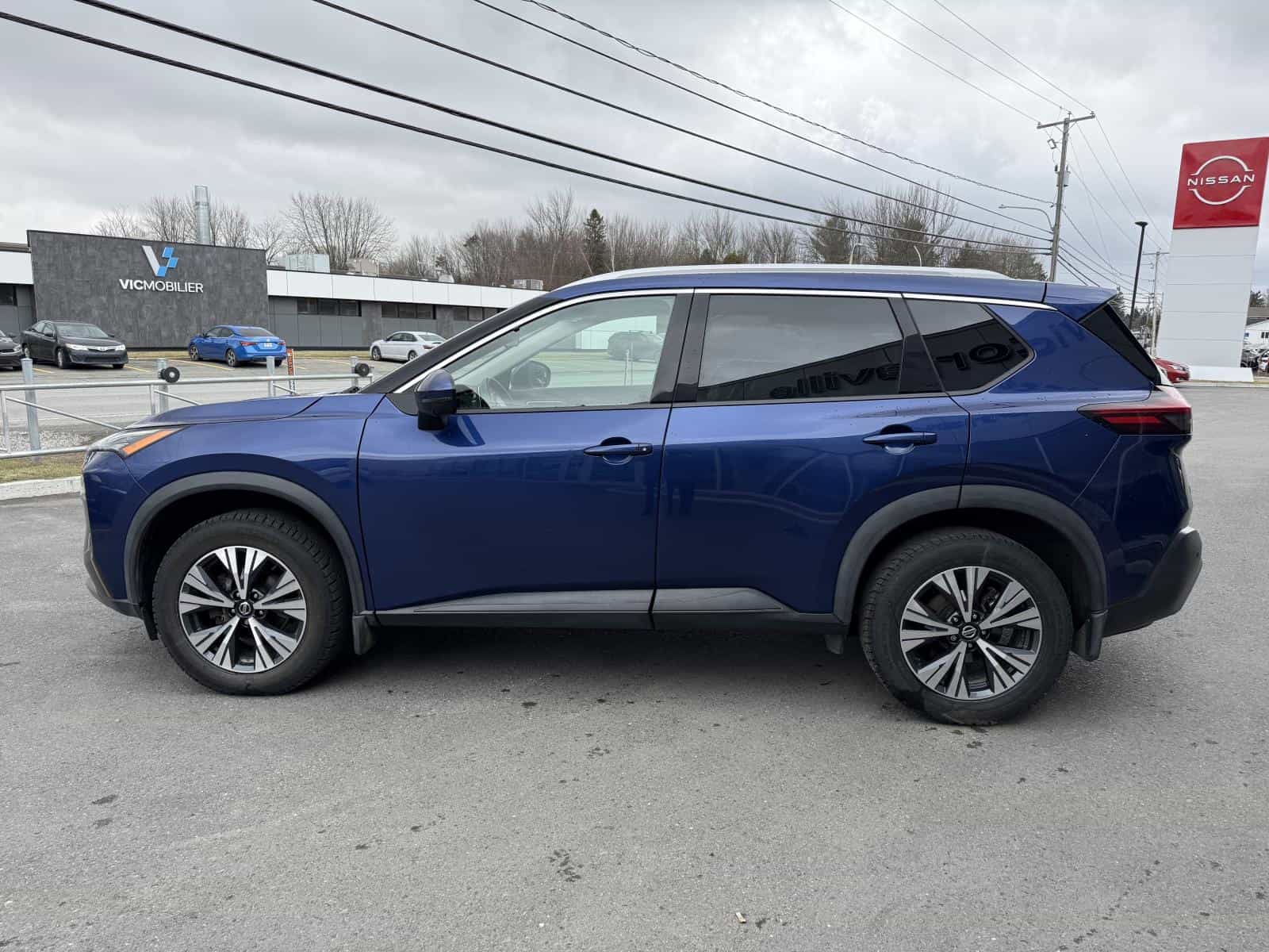 2021 Nissan Rogue SV - Image 5