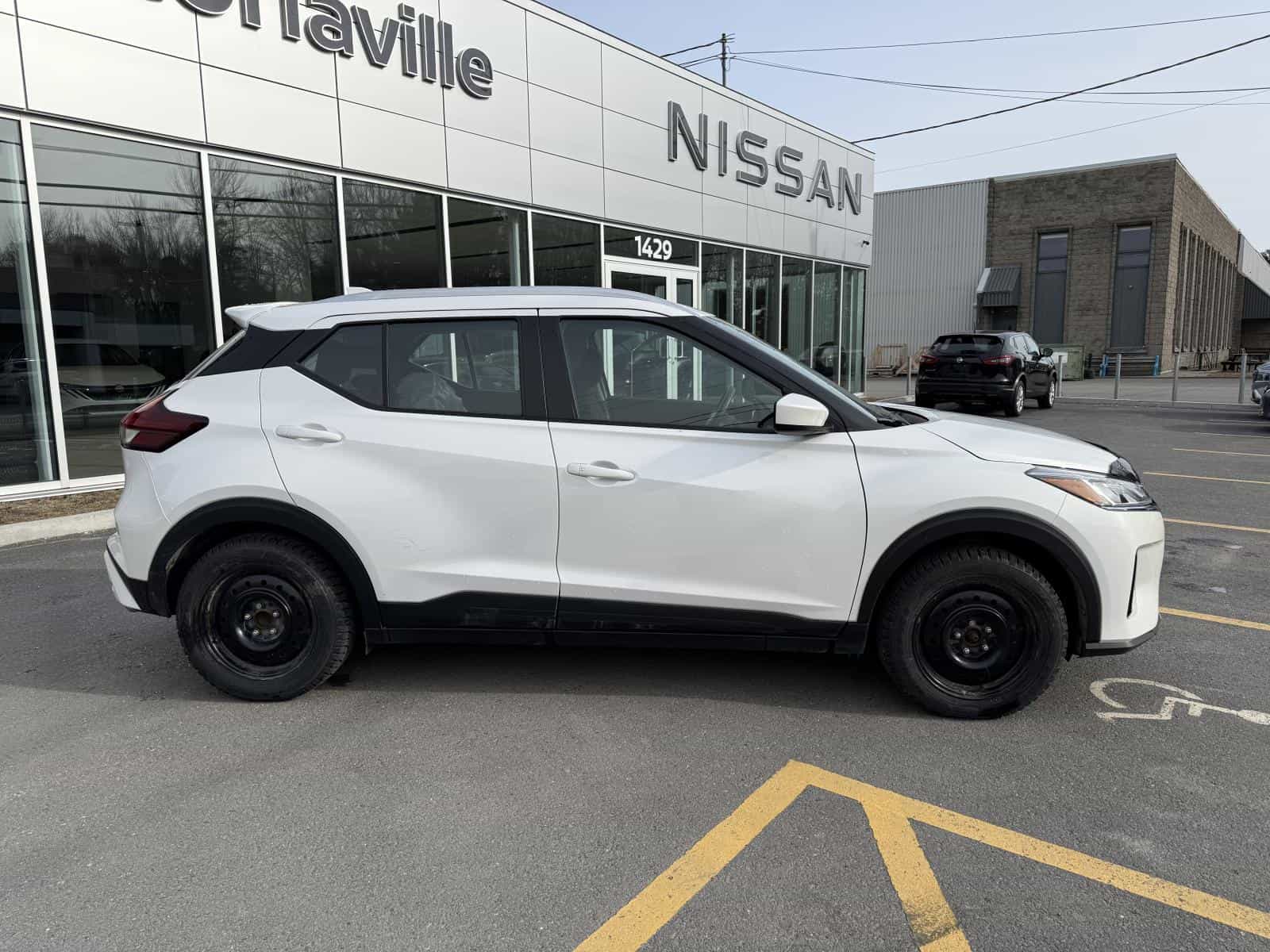 Image 9 Nissan Kicks SV 2022